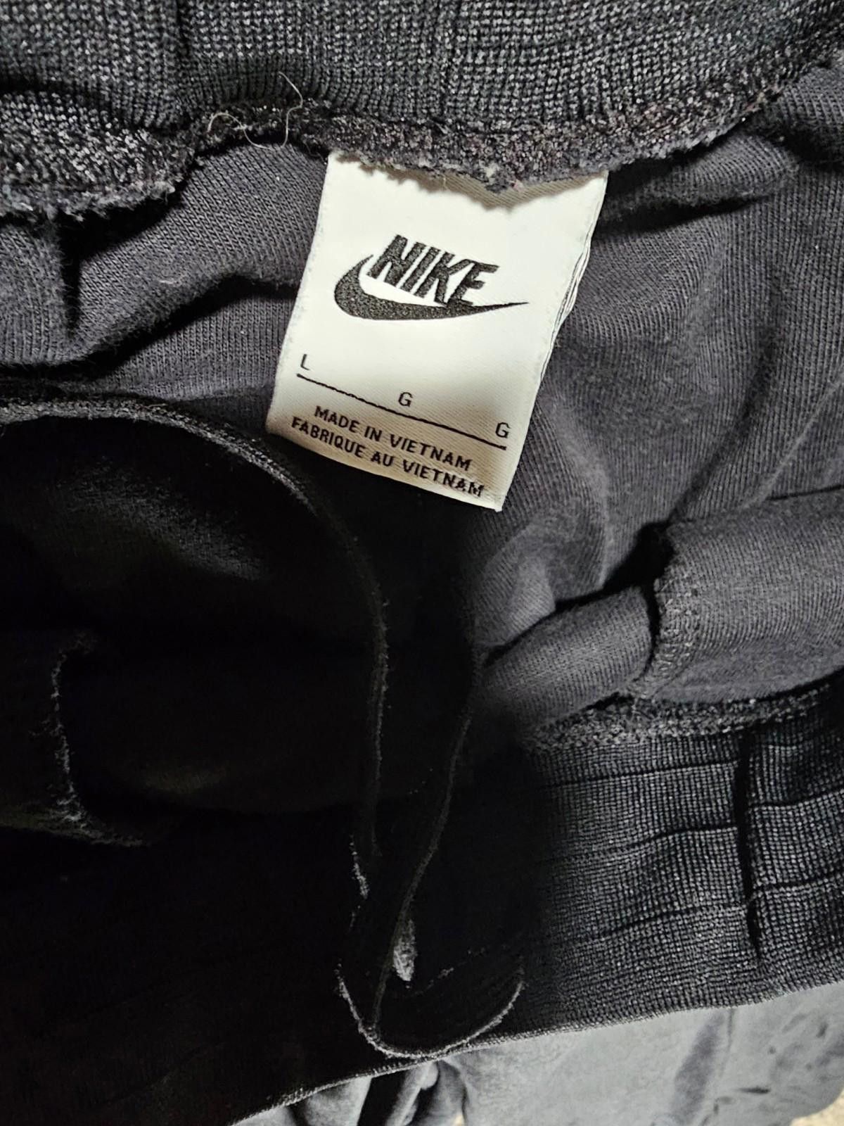 Nike Nike Large athletic pants sewn in creases zippered pockets Size US 34 / EU 50 - 3 Thumbnail