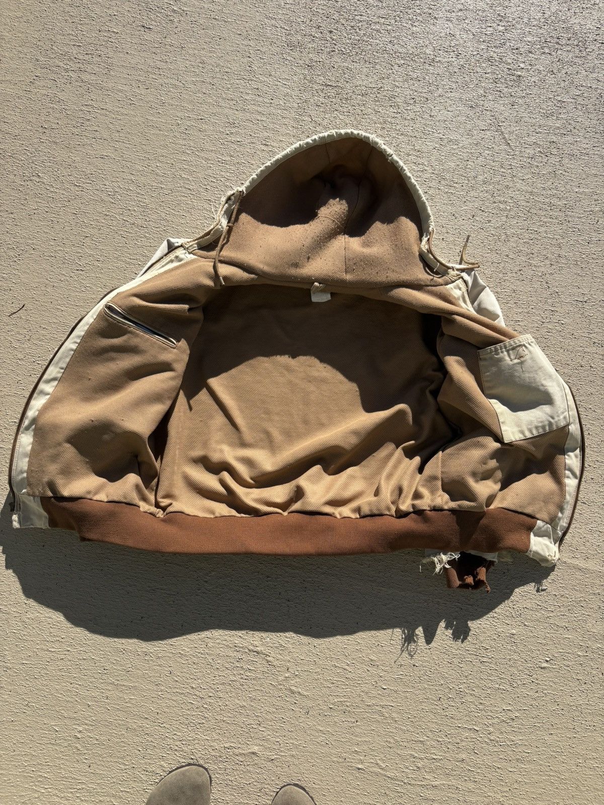 Carhartt Vintage Carhartt Tan Distressed Hooded Jacket Size US L / EU 52-54 / 3 - 8 Thumbnail