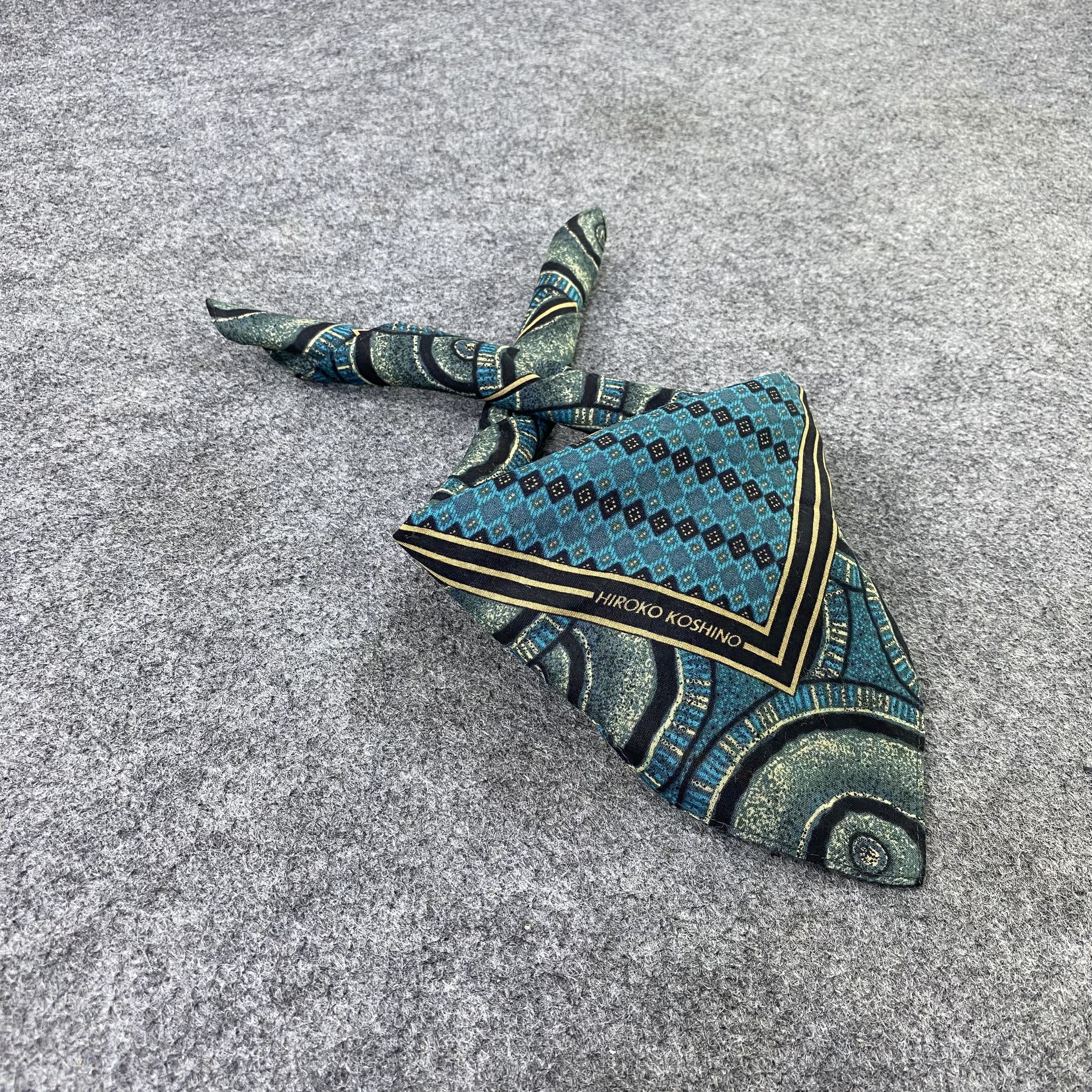 Japanese Brand Hiroko Koshino Handkerchief / Bandana / Neckerchief-B1037 Size ONE SIZE - 1 Thumbnail