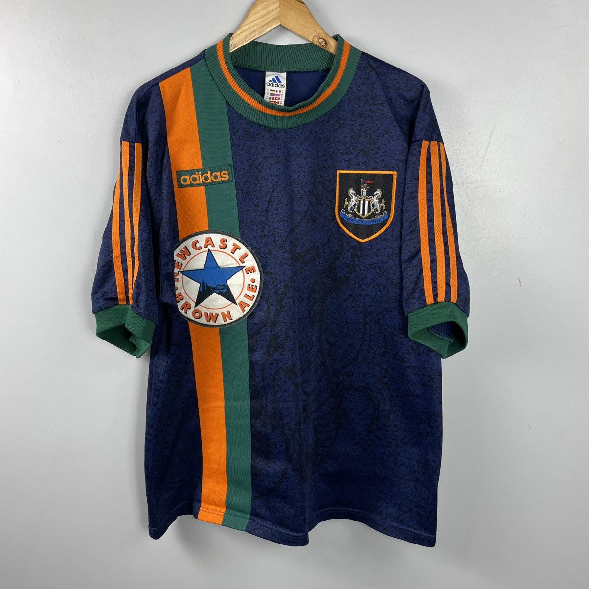 Adidas Newcastle United 1997/1998 Vintage Jersey Shirt Rare size M Size US M / EU 48-50 / 2 - 4 Thumbnail