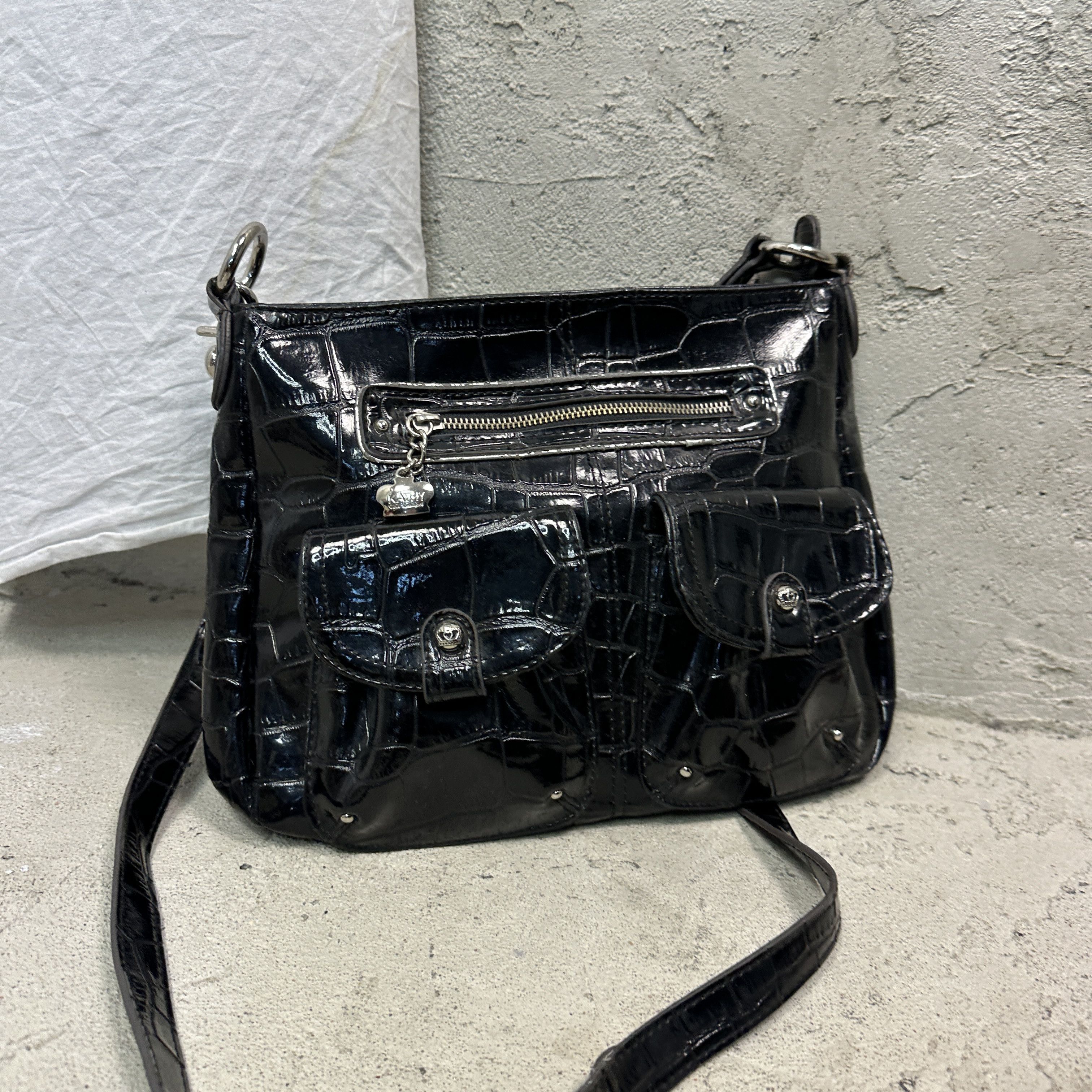 Vintage Vintage Patent Faux Leather Grunge Pockets Bag Y2K Size ONE SIZE - 3 Thumbnail