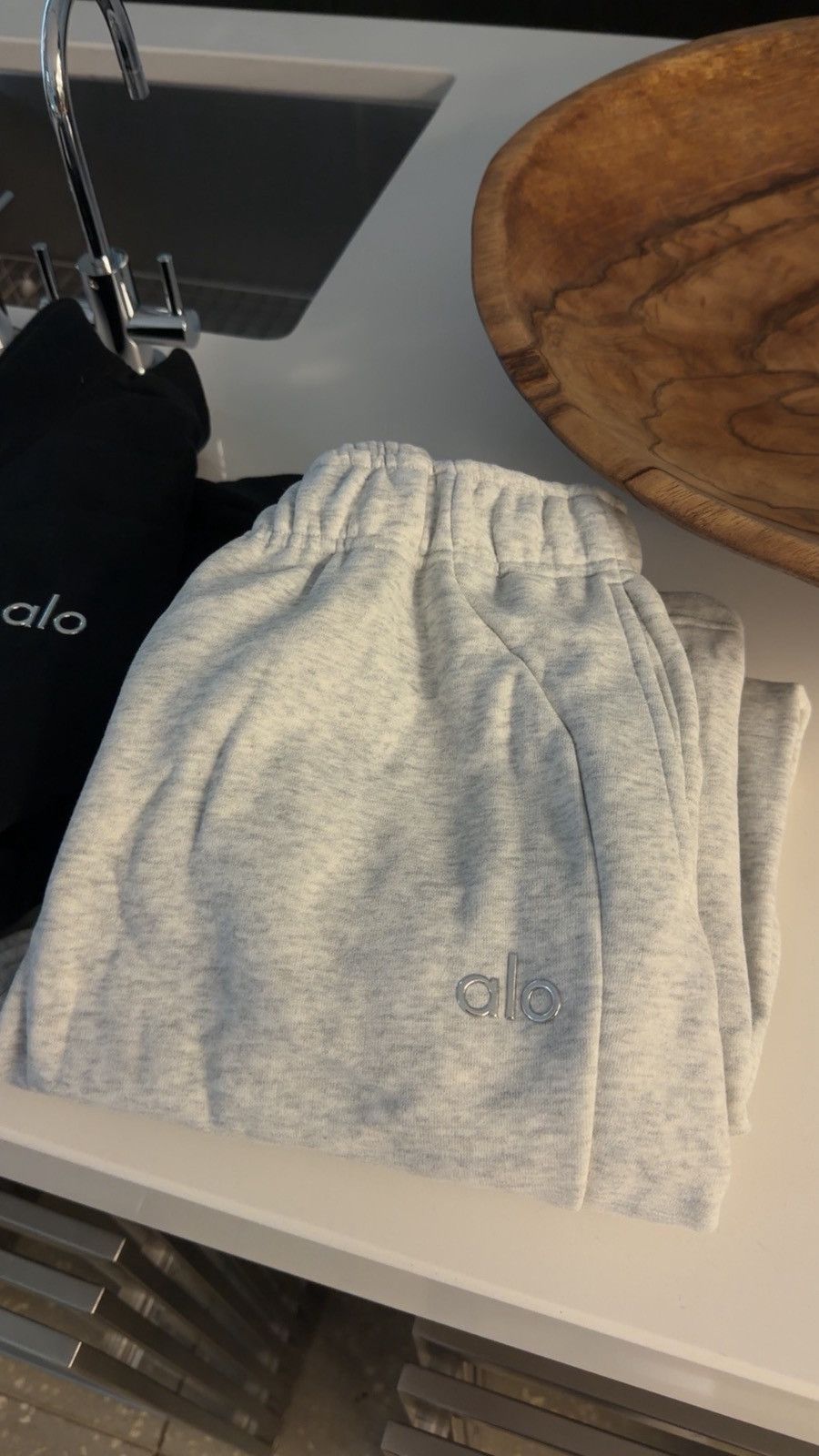 Alo Yoga Alo Yoga Sweatpants White Size 27" / US 4 / IT 40 - 5 Thumbnail