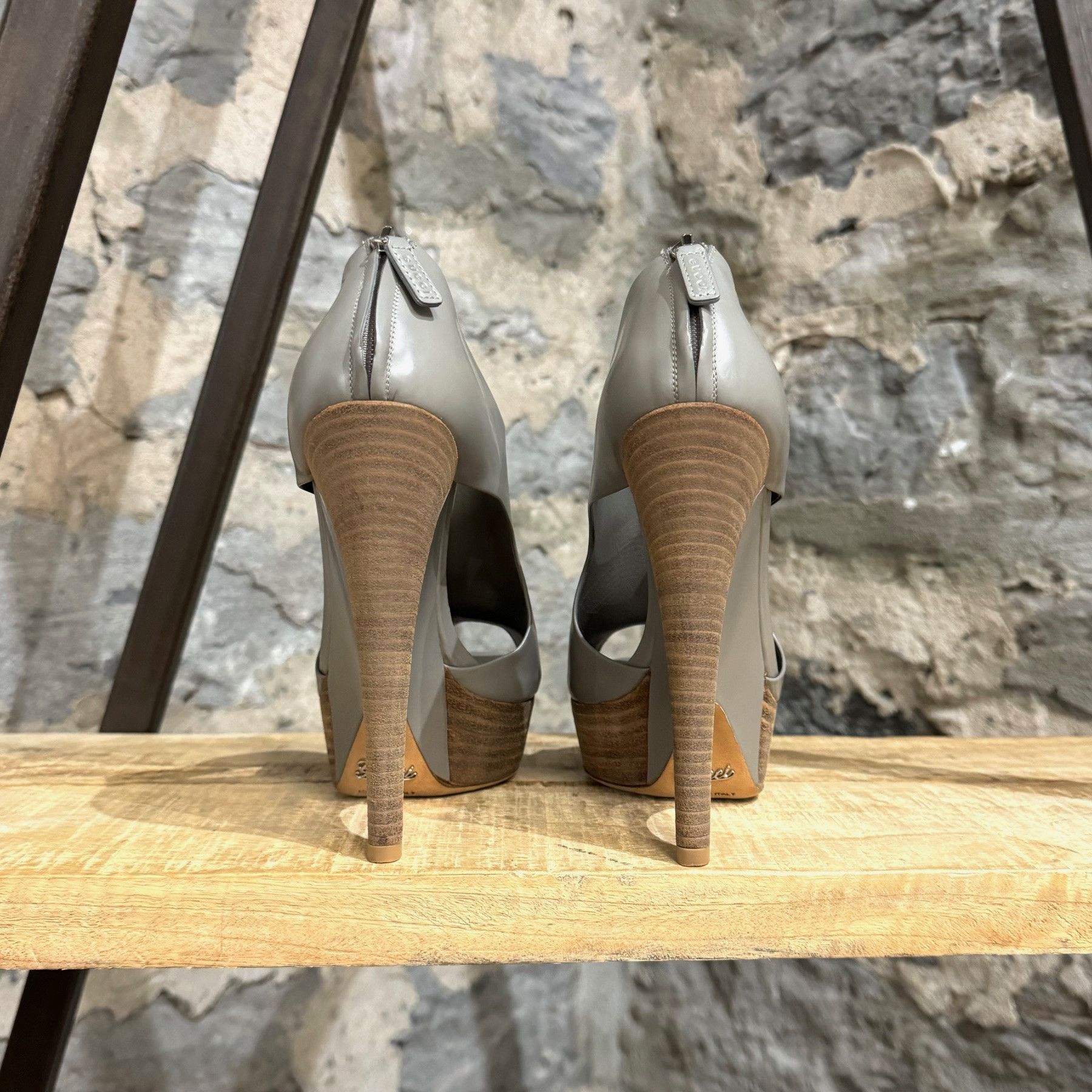 Gucci Gucci Grey Clemence Wedge Platform Peep Toe Pumps Size US 6 / IT 36 - 5 Thumbnail