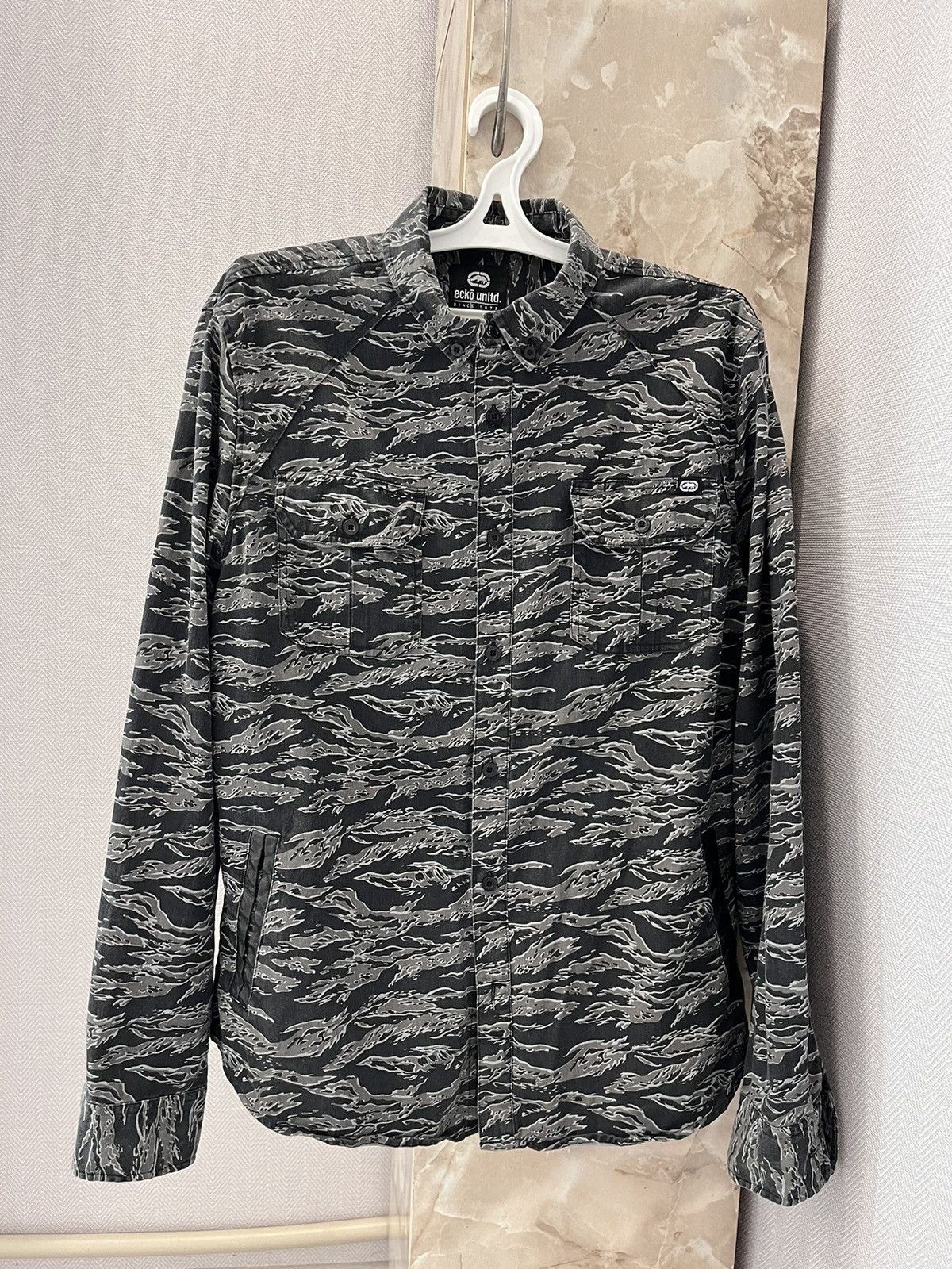 Ecko Unltd. × Vintage Ecko Unlimited shirt animal print sk8 streetwear overshirt Size US L / EU 52-54 / 3 - 3 Thumbnail