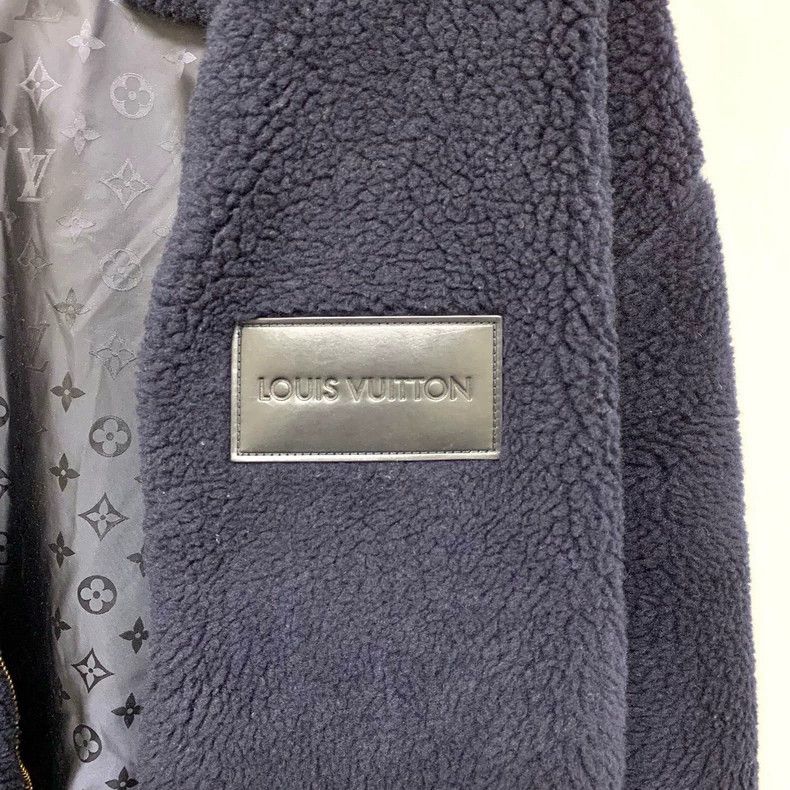 Louis Vuitton Louis Vuitton Dark blue teddy fleece jacket Size US XL / EU 56 / 4 - 5 Thumbnail
