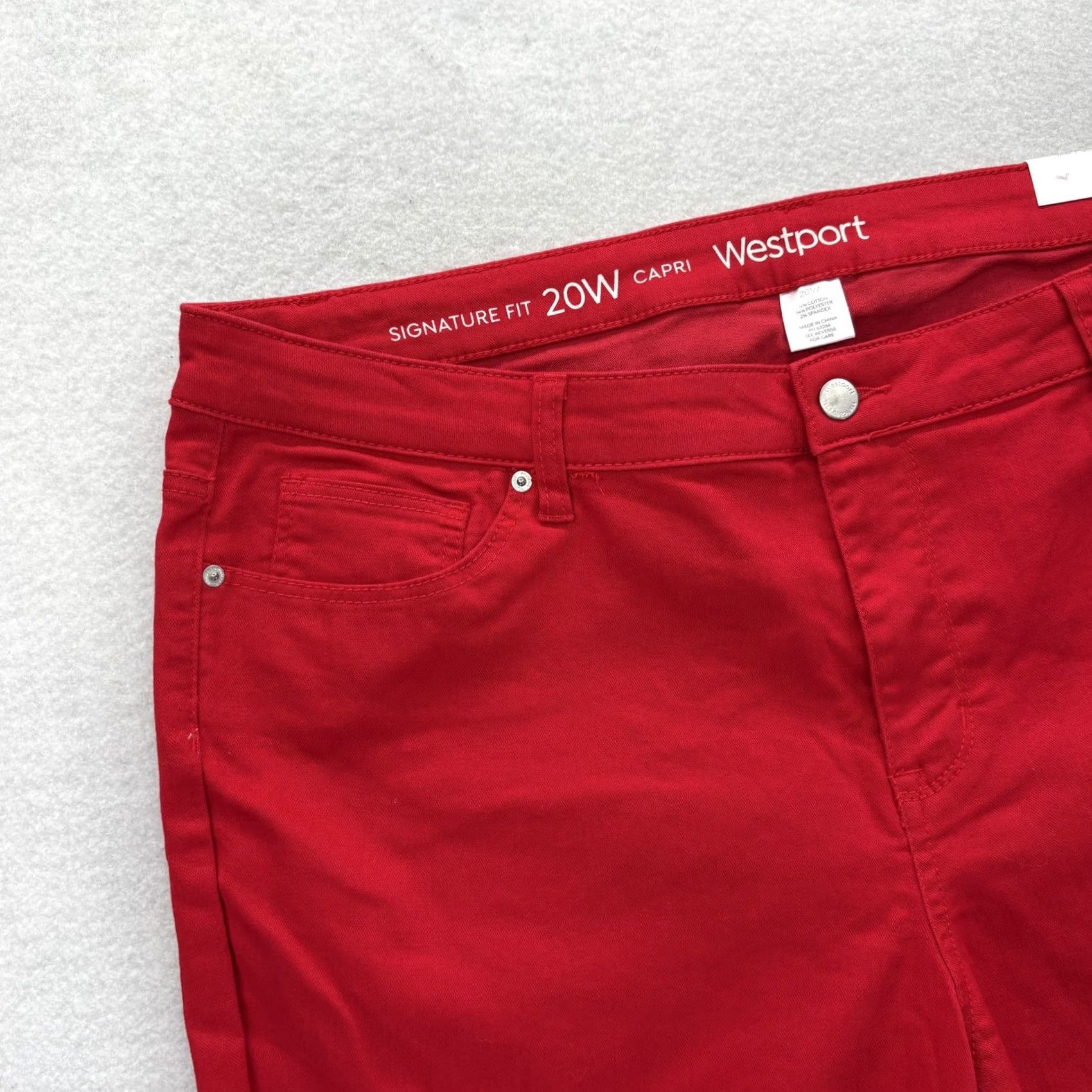 Vintage Westport Pants Womens 20W Red Twill Stretch Capri Pockets Summer Signature Fit Size 42" / US 20 - 2 Thumbnail