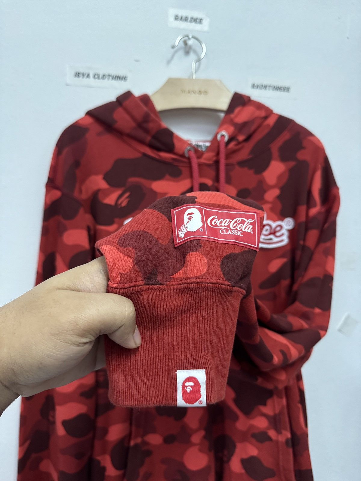 Bape × Coca Cola BAPE x Coca-Cola Color Camo Ape Head Pullover Hoodie Size US L / EU 52-54 / 3 - 2 Thumbnail