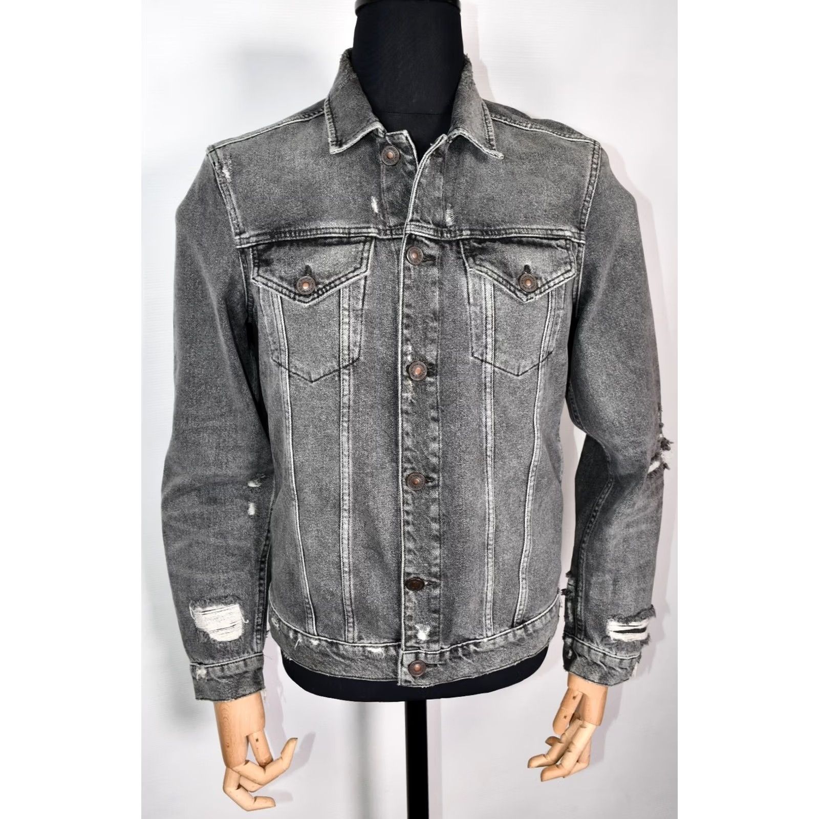 Allsaints All Saints BELTAR Denim Jacket Mens M Gray Cotton Denim Jacket Regular Fit Casual 100% Cotton Front Button Short Description Included Size US M / EU 48-50 / 2 - 2 Thumbnail