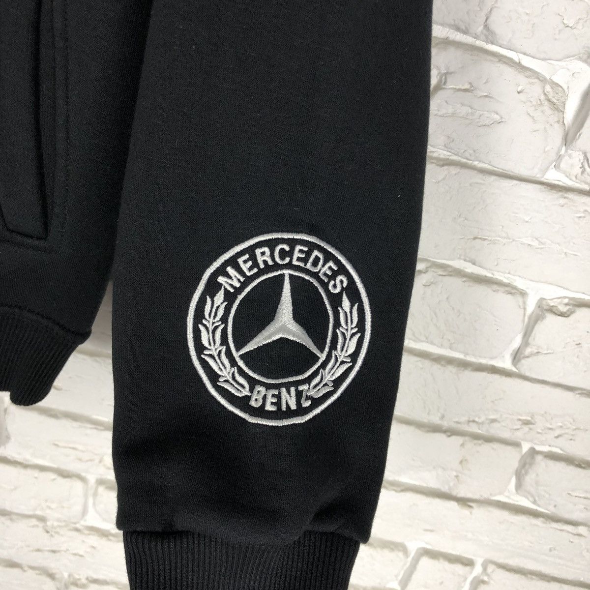 Formula 1 Mercedes Benz AMG Petronas full zip jacket Size US M / EU 48-50 / 2 - 4 Thumbnail