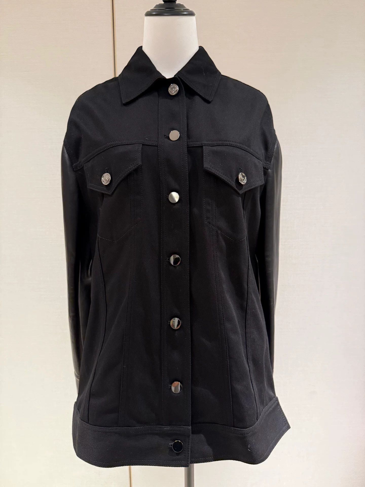 Fendi fendi shirt jacket in black, size 36 Size US S / EU 44-46 / 1 - 1 Thumbnail