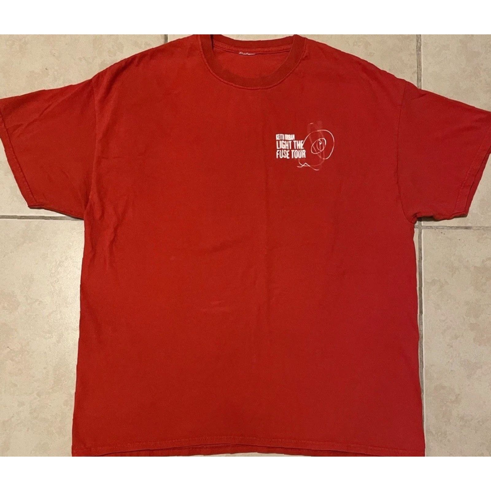 Vintage Vtg Keith Urban 2013 Tour Crew Faded Shirt XL Concert Red Short Sleeve T-Shirt Mens Rock Grunge Vintage Band Tour 2013 USA Country Music George Strait Size US XL / EU 56 / 4 - 2 Thumbnail