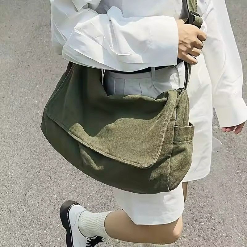 Japanese Brand Minimalist Flap Messenger Bag Size ONE SIZE - 2 Thumbnail