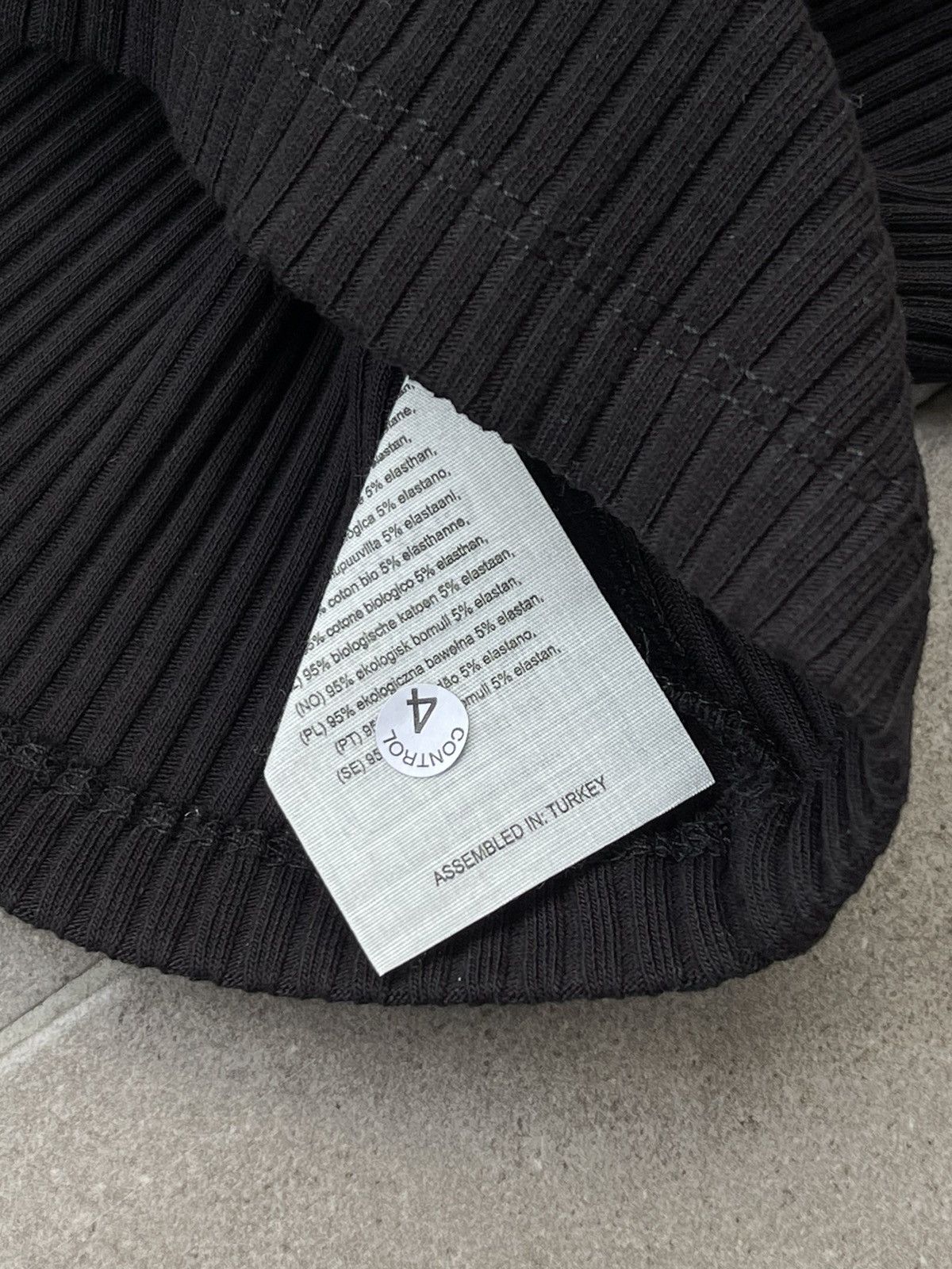 Han Kjobenhavn !DS! SS23 Han Kjobenhavn Cropped Racer Black Top Size US L / EU 52-54 / 3 - 17 Thumbnail
