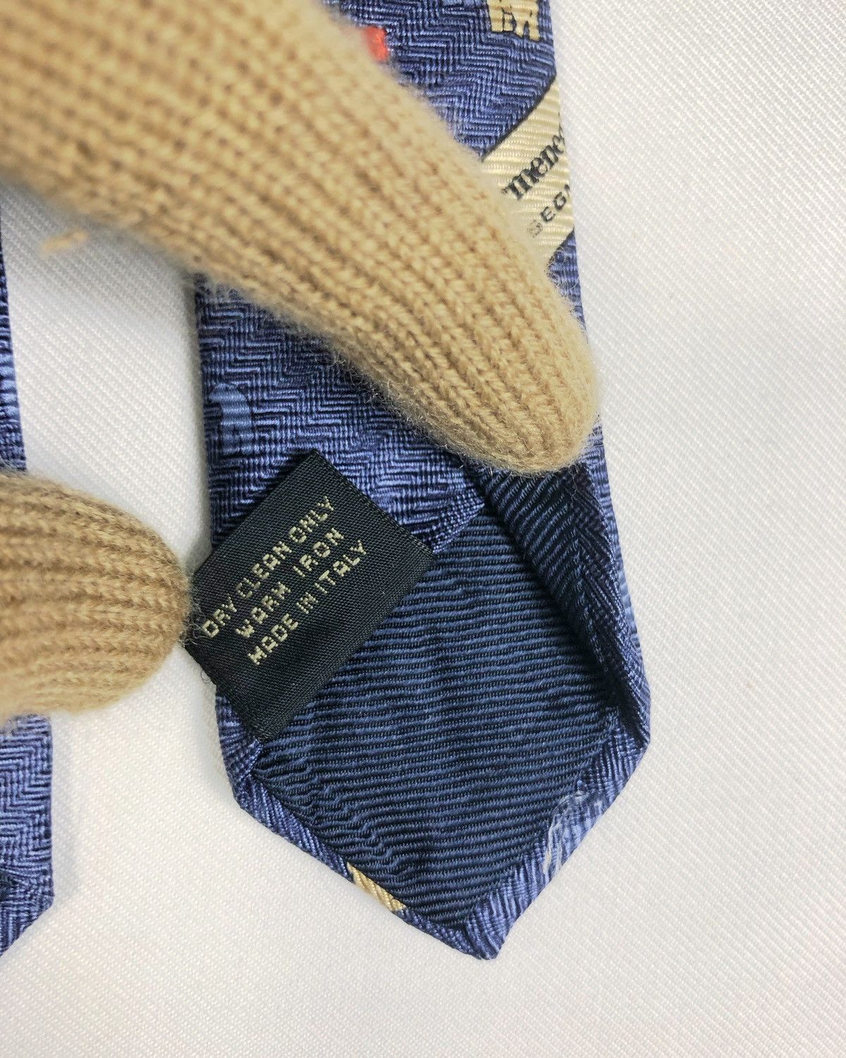 Ermenegildo Zegna Rare Ermenegildo Zegna Polar Bear Silk Tie Made in Italy Size ONE SIZE - 9 Thumbnail