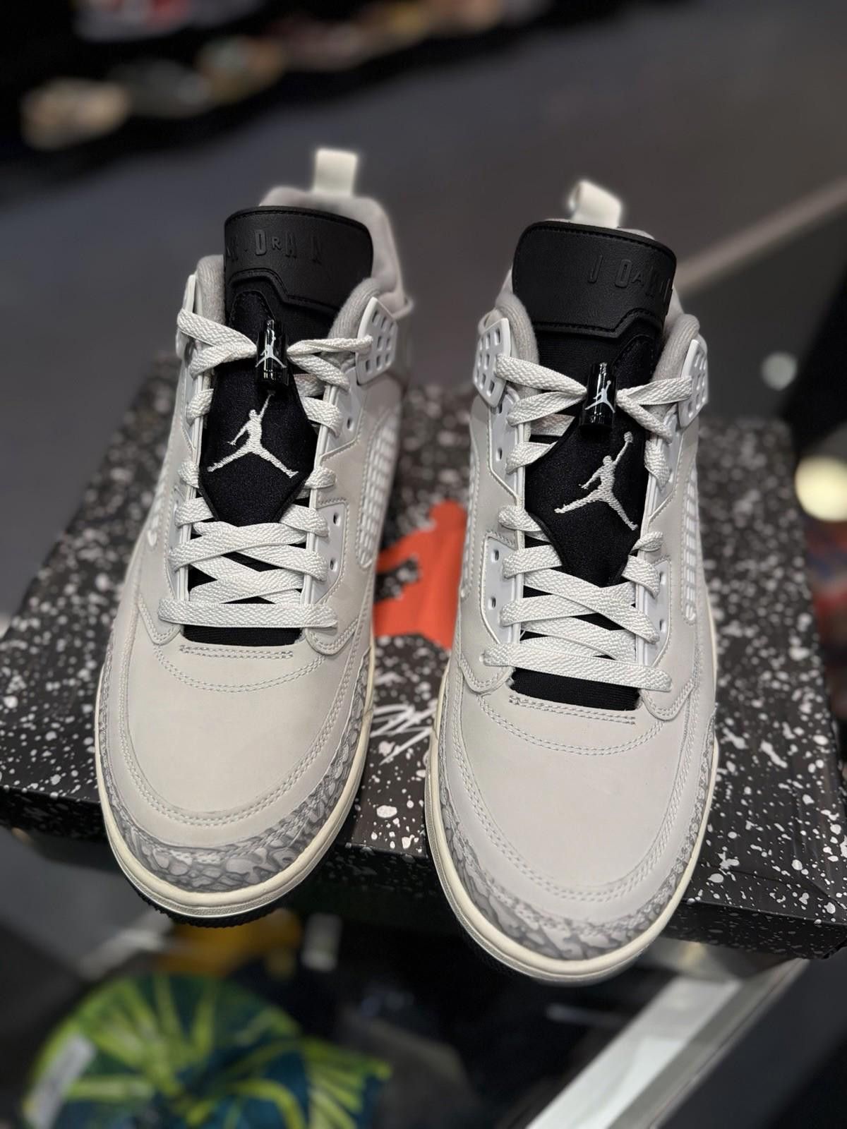 Jordan Brand Jordan Spizike Low Photon Dust - Size 13 Mens 100% Authentic Size US 13 / EU 46 - 4 Thumbnail