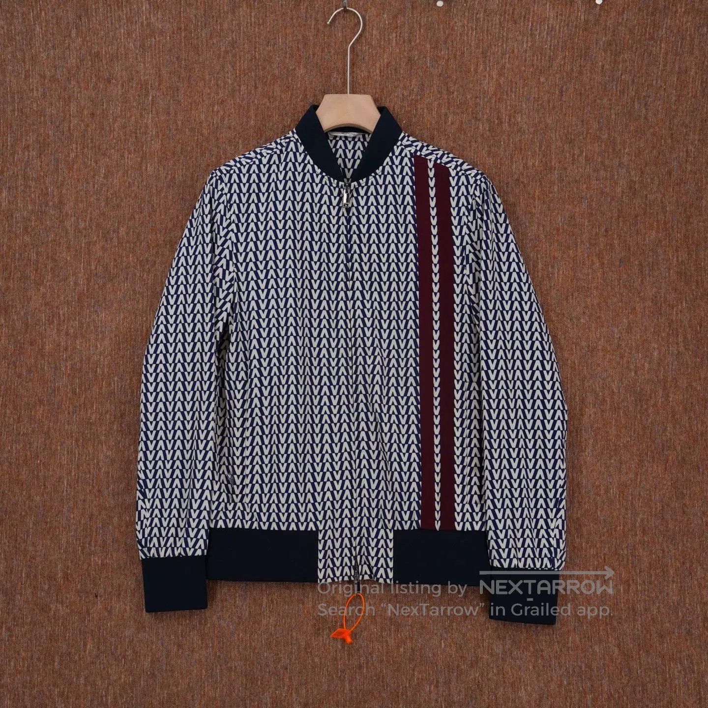 Valentino Valentino V Logo Print Jacket. Size US XS / EU 42 / 0 - 1 Thumbnail