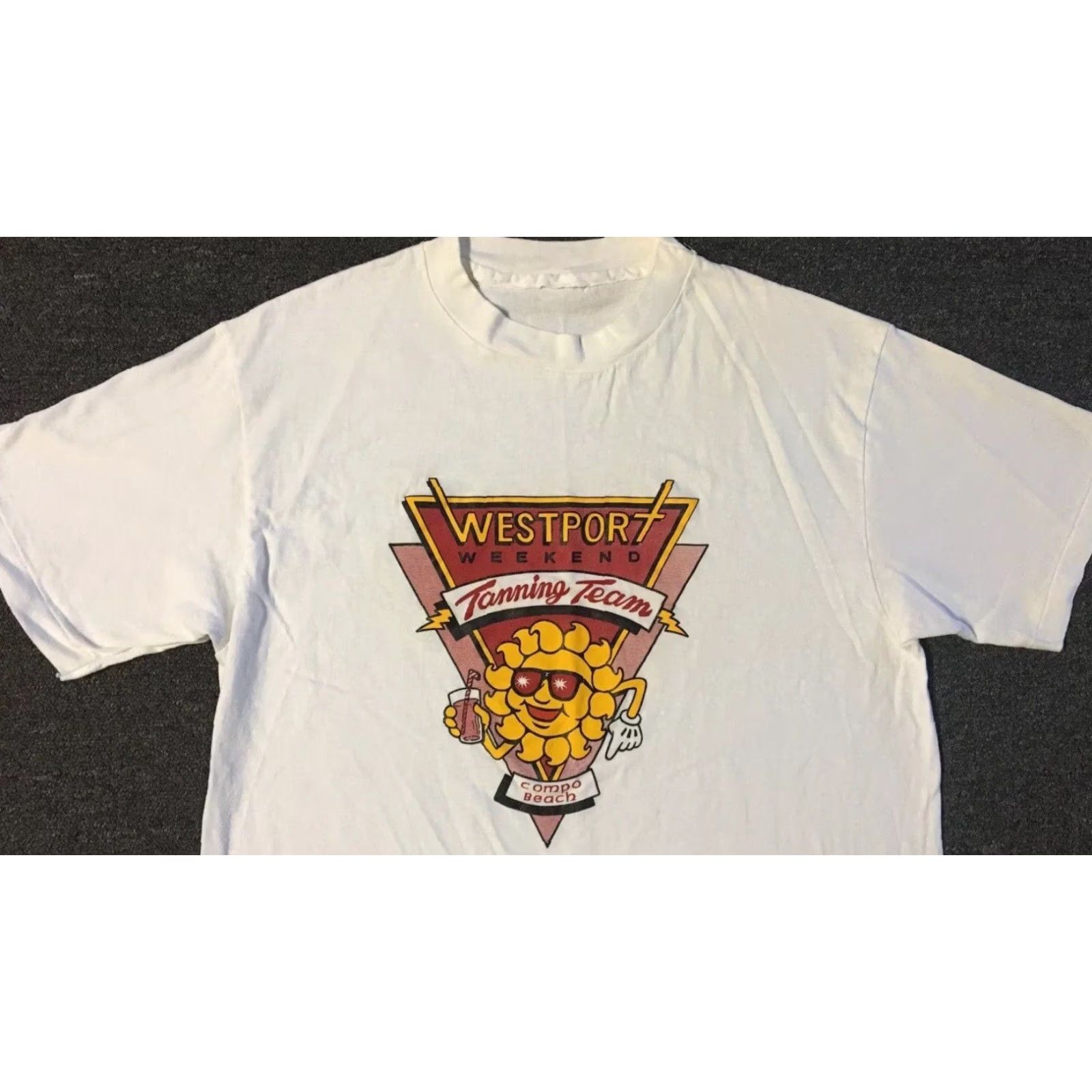 Vintage VINTAGE Westport Connecticut Tanning Team Faded Shirt L White Cotton Graphic Tee Mens 80s 90s Grunge Beach Surf Harley Davidson Single Stitch Size US L / EU 52-54 / 3 - 6 Thumbnail