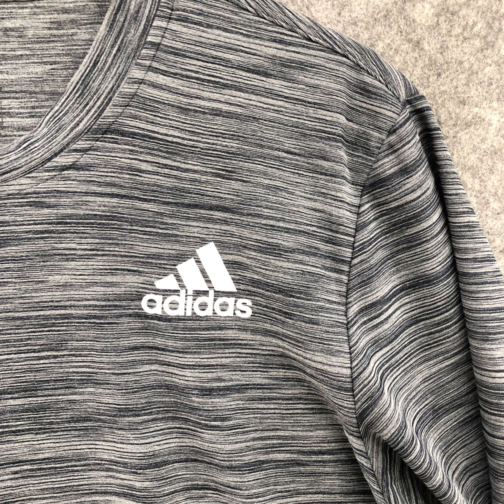 Adidas Adidas T Shirt Mens S Short Sleeve Gray Athletic Moisture Wicking Crew Neck Pullover Activewear Size US S / EU 44-46 / 1 - 6 Thumbnail