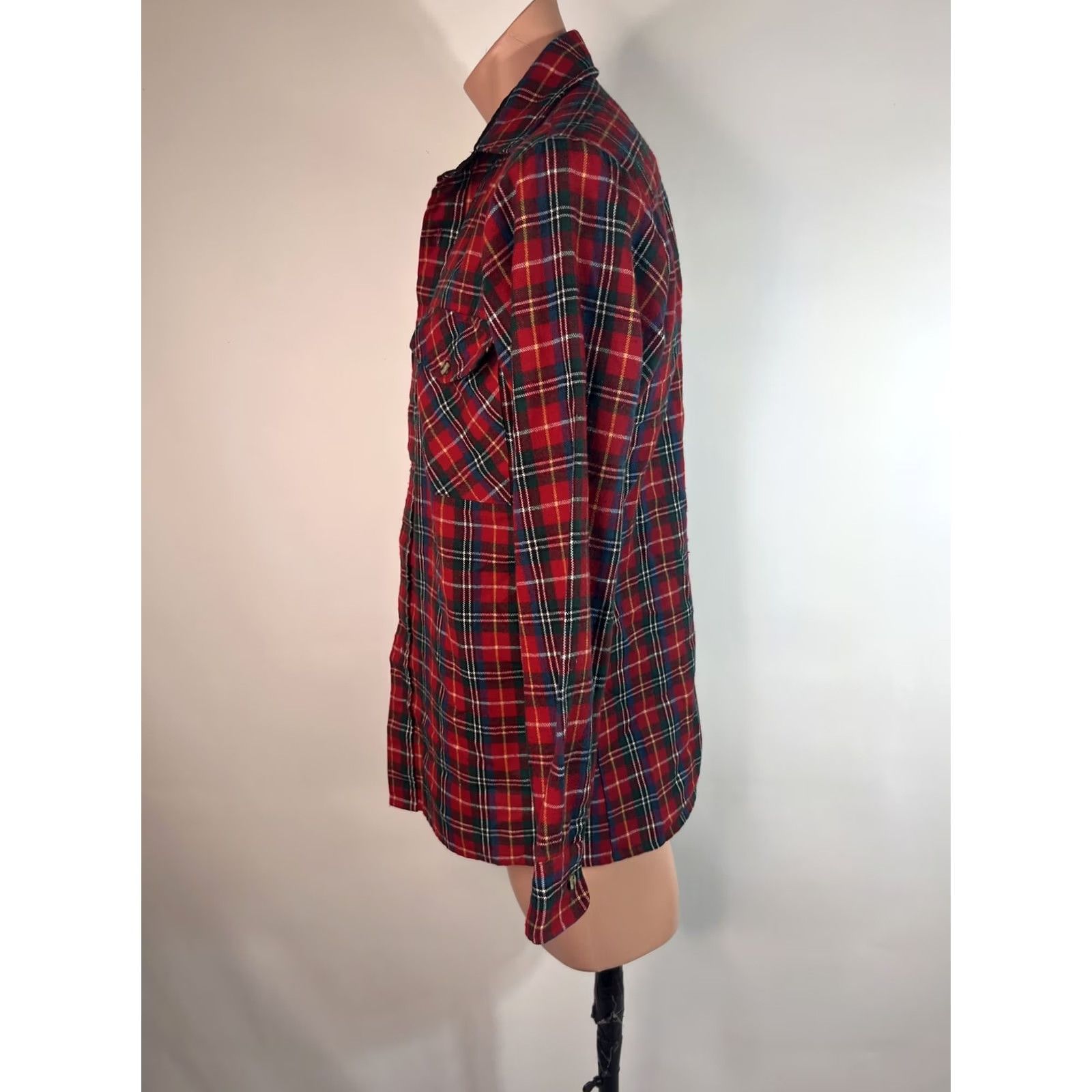 Vintage VINTAGE GFC Trading Co Shirt Mens Size M Plaid Red Flannel Button-Up Long Sleeve Pockets Size US M / EU 48-50 / 2 - 6 Thumbnail