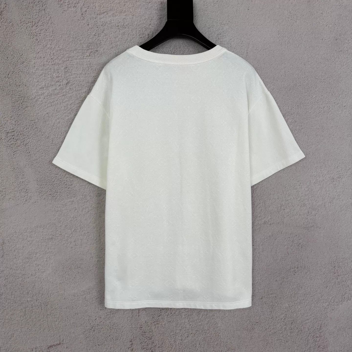Louis Vuitton LV pocket subtle pattern solid color short tee XL Size US XL / EU 56 / 4 - 2 Thumbnail