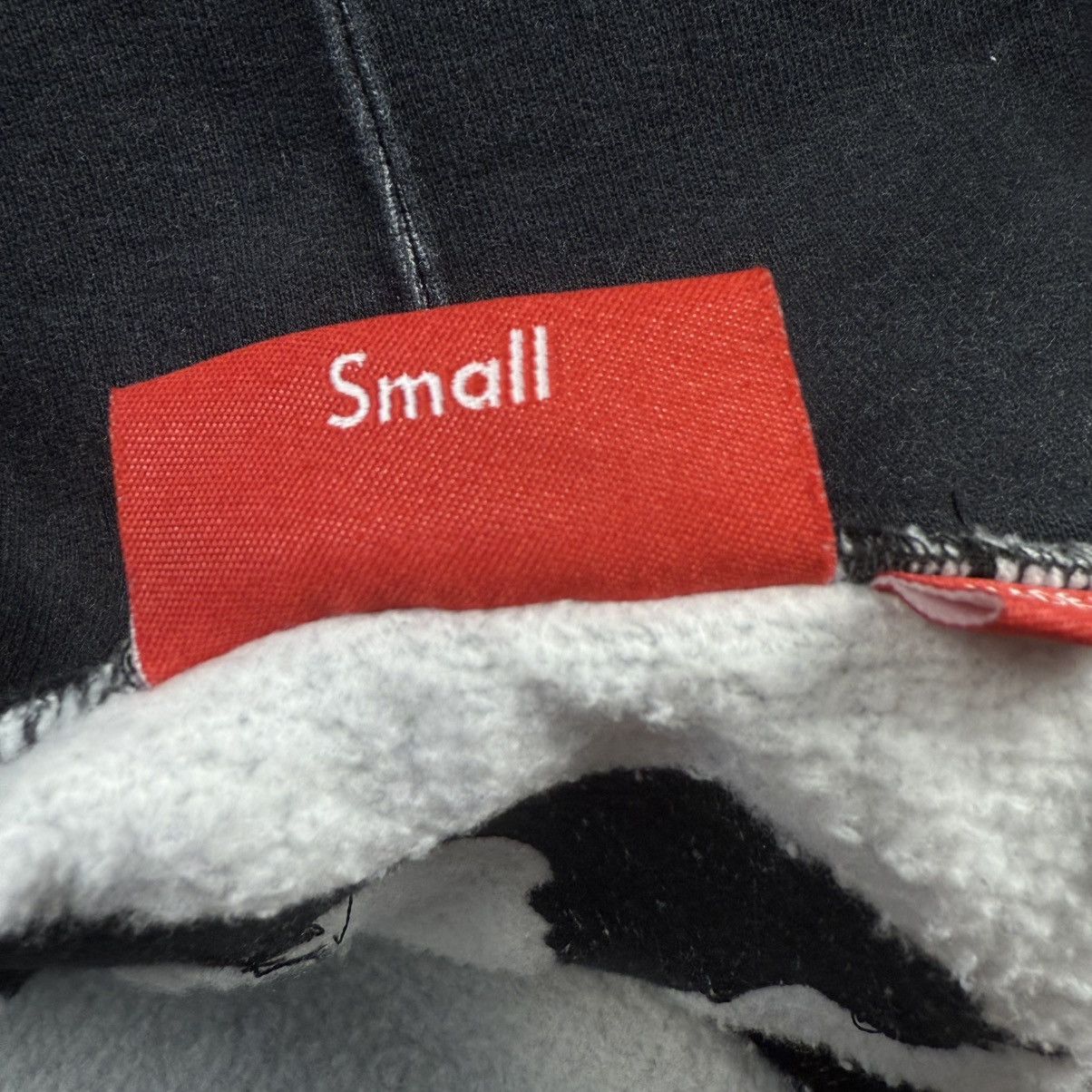 Supreme Supreme Skulls Big Logo ‘Black’ Zip Hoodie Size US S / EU 44-46 / 1 - 7 Thumbnail