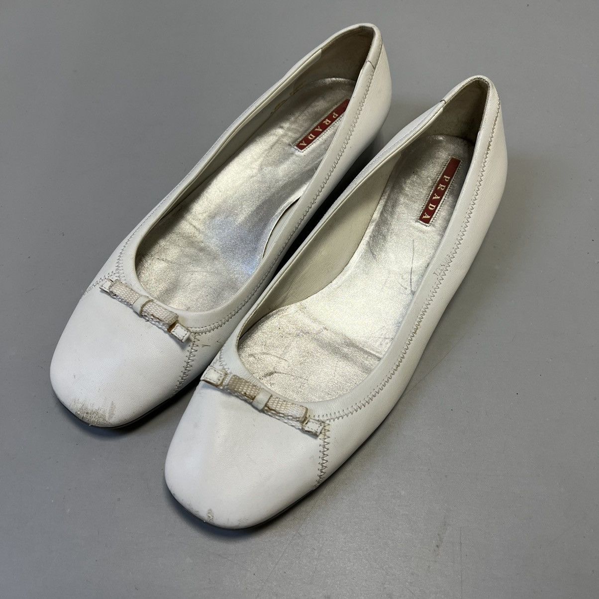 Prada Prada White Leather Bow Ballet Flats Vintage Size US 7 / IT 37 - 1 Thumbnail