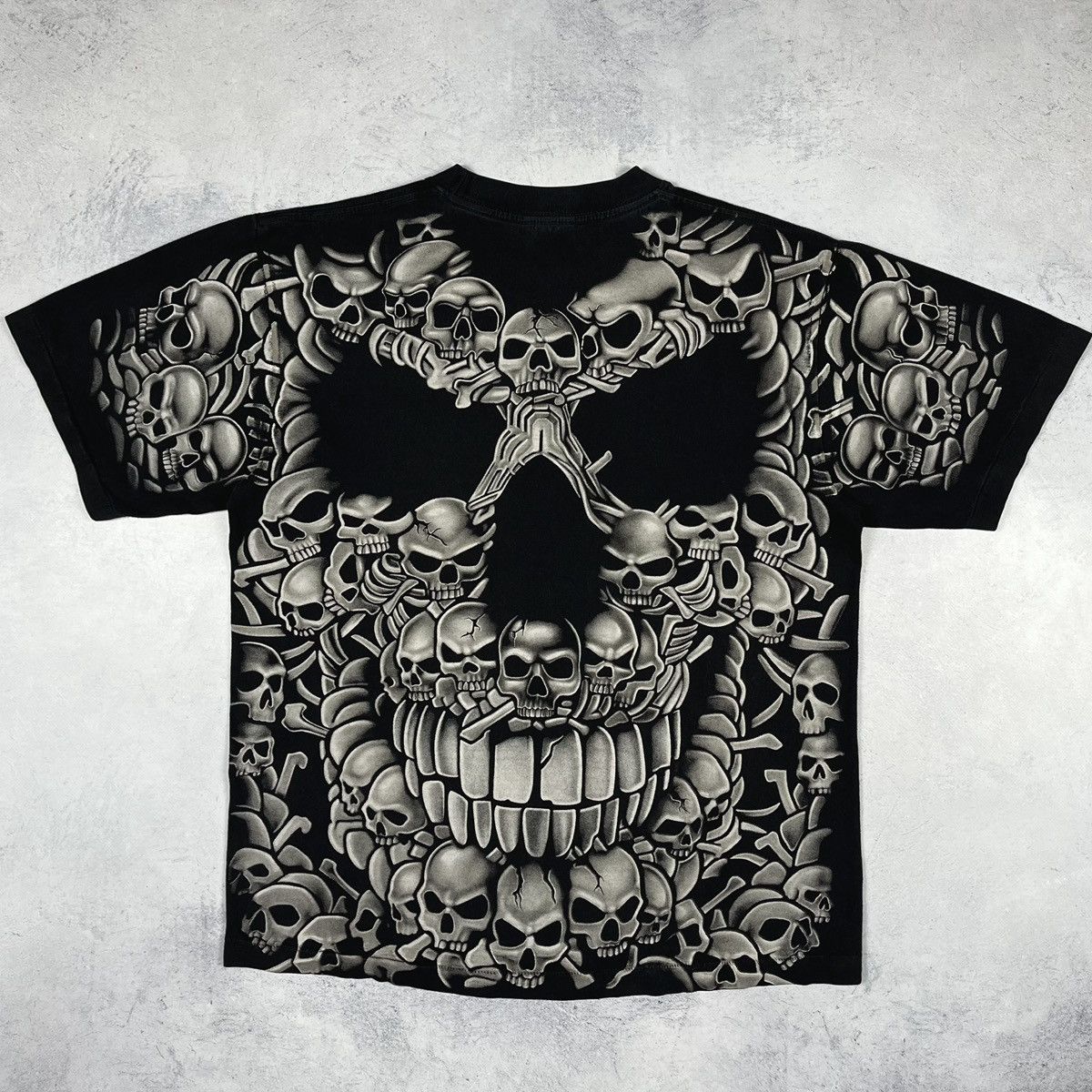 Vintage Vintage Skulls All Over Print rare single stitch T shirt 90s Size US M / EU 48-50 / 2 - 14 Thumbnail