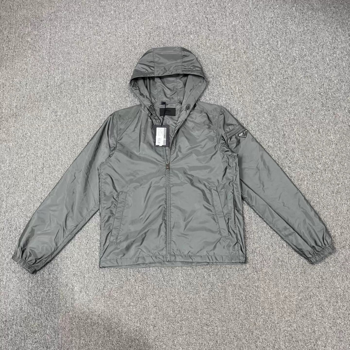 Prada Prada Grey Triangle Logo Nylon Shell Jacket S New with Tags Size US S / EU 44-46 / 1 - 1 Thumbnail