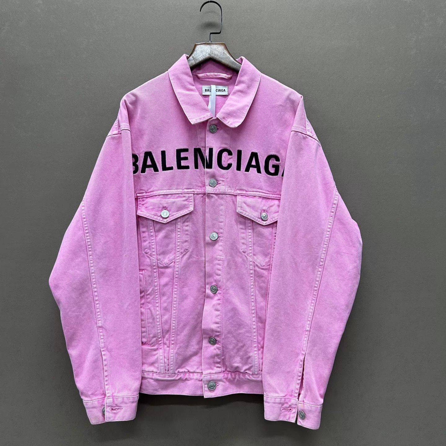 Balenciaga Balenciaga 99N Pink Logo Denim Jacket Women's 32 Size XXS / US 00 / IT 34 - 1 Thumbnail
