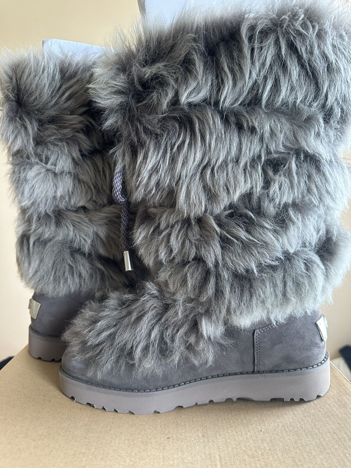 Ugg UGG Classic Posh Short Fur Boots - Thunder Cloud Size US 8 / IT 38 - 5 Thumbnail