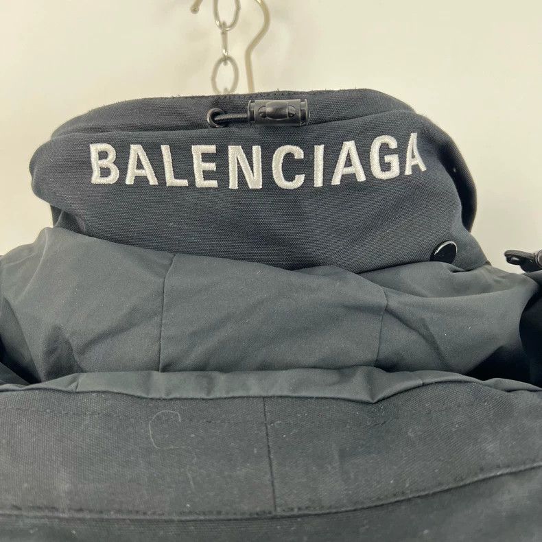 Balenciaga Balenciaga size 36 Embroidered logo on the back of the sui Size US XS / EU 42 / 0 - 6 Thumbnail