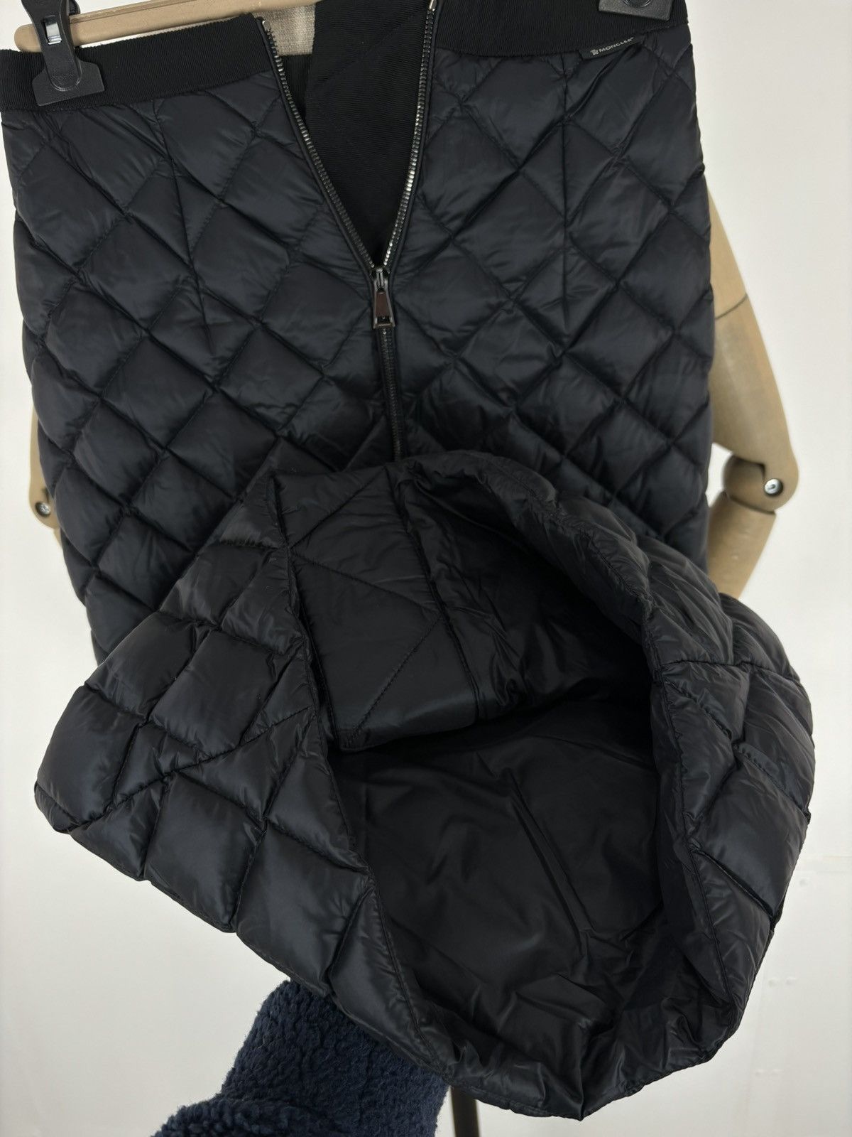 Moncler × Moncler Gamme Bleu × Moncler Grenoble NEW GONNA Logo Zip Pencil Down Puffer Quilted Long Straight Skirt Size 27" / US 4 / IT 40 - 14 Thumbnail