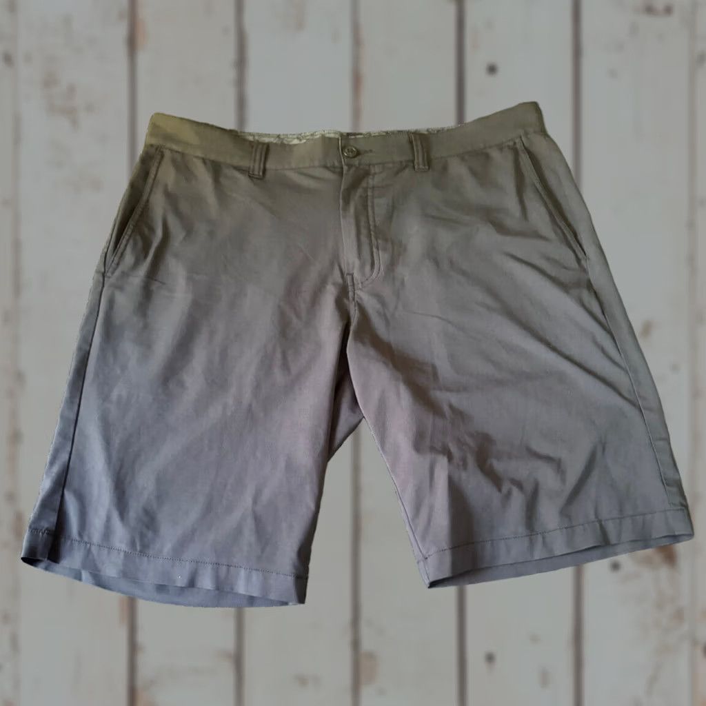 TravisMathew Travis Mattews Men's Shorts 36 Black Lightweight Chino Flat Front Zip Pocket Polyester Spandex Size US 36 / EU 52 - 1 Thumbnail