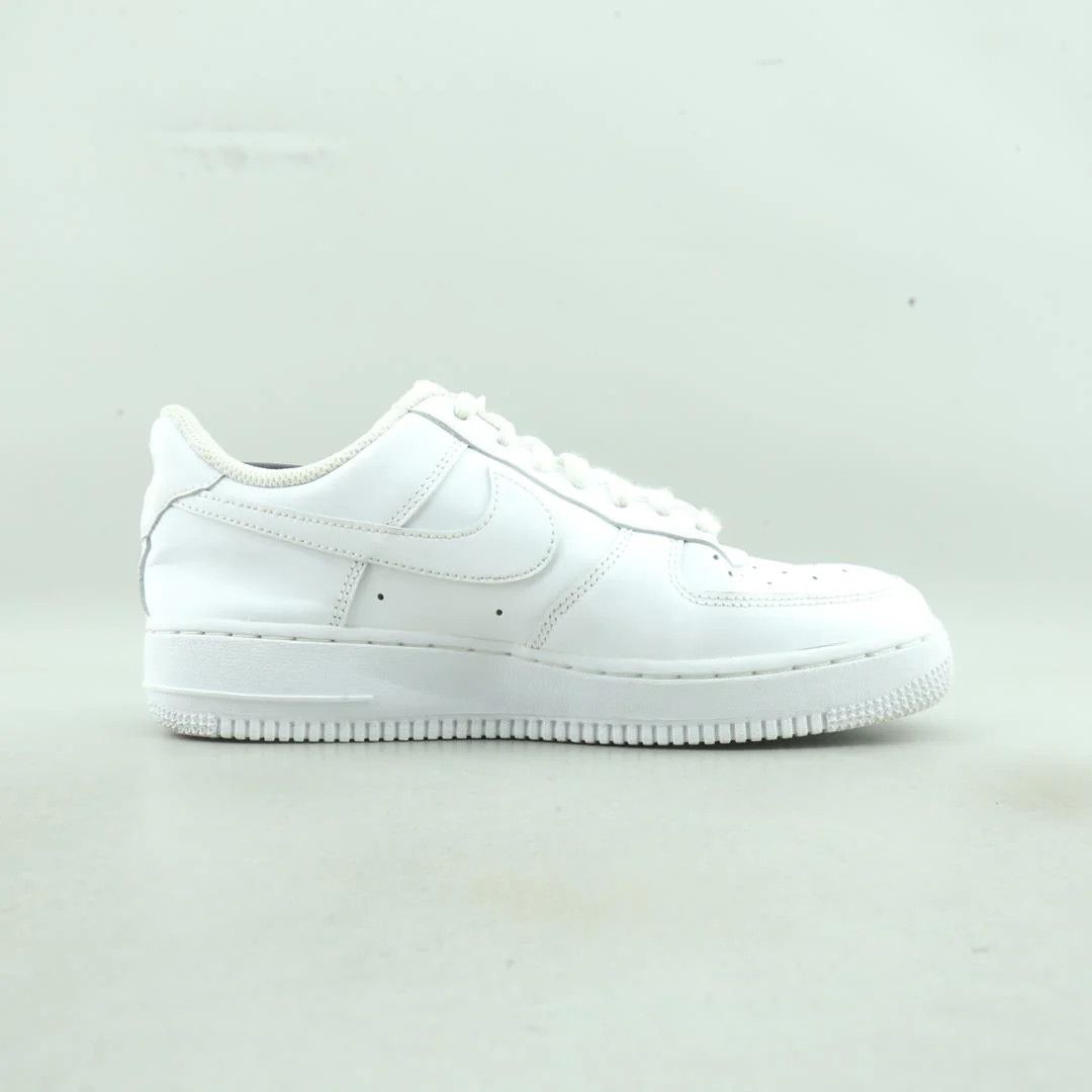 Nike Nike Air Force 1 Low trainers all-white leather colorway Size US 8 / EU 41 - 2 Thumbnail