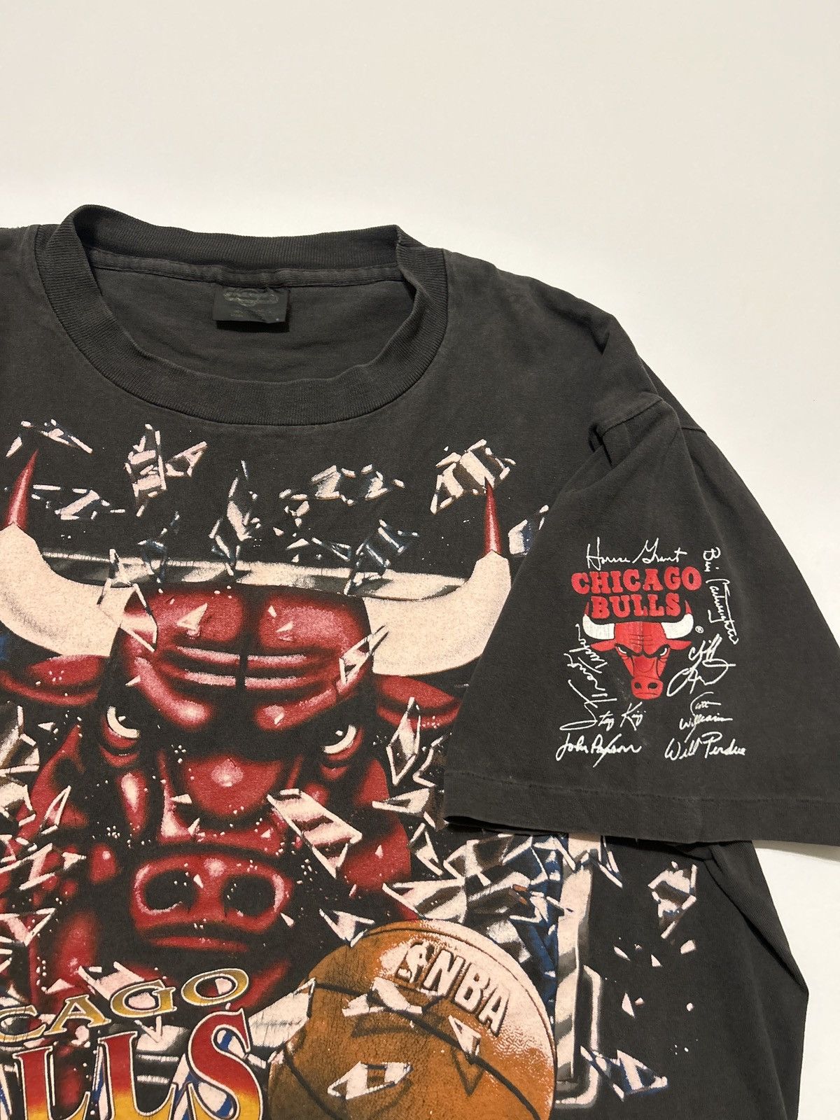 Changes VTG Faded Chicago Bulls Shattered Backboard Changes Tshirt Size US XL / EU 56 / 4 - 5 Thumbnail