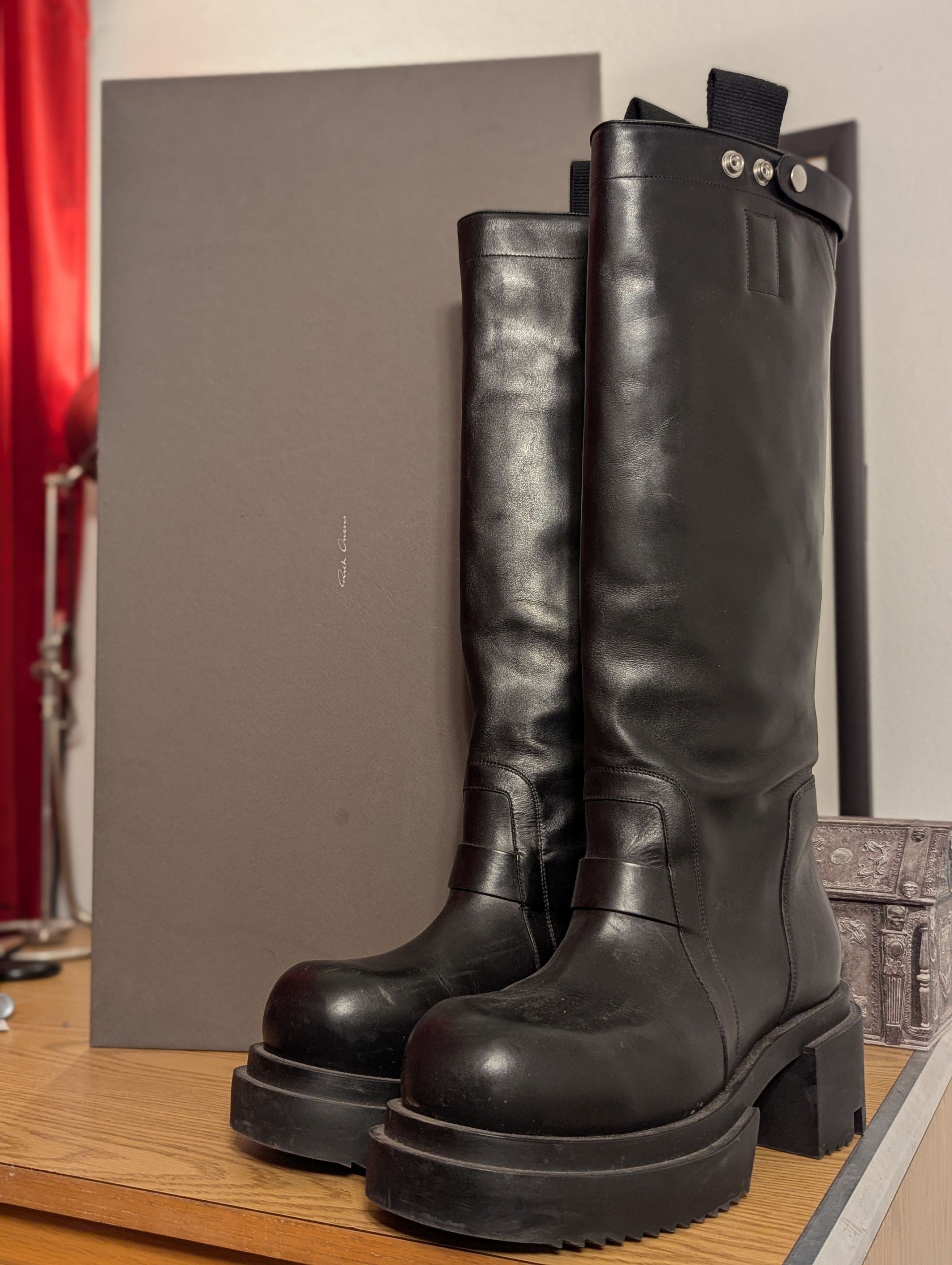 ＄ Rick Owens 22AW PULL ON BOGUN Pull On leather knee-high boots in black - Rick Owens