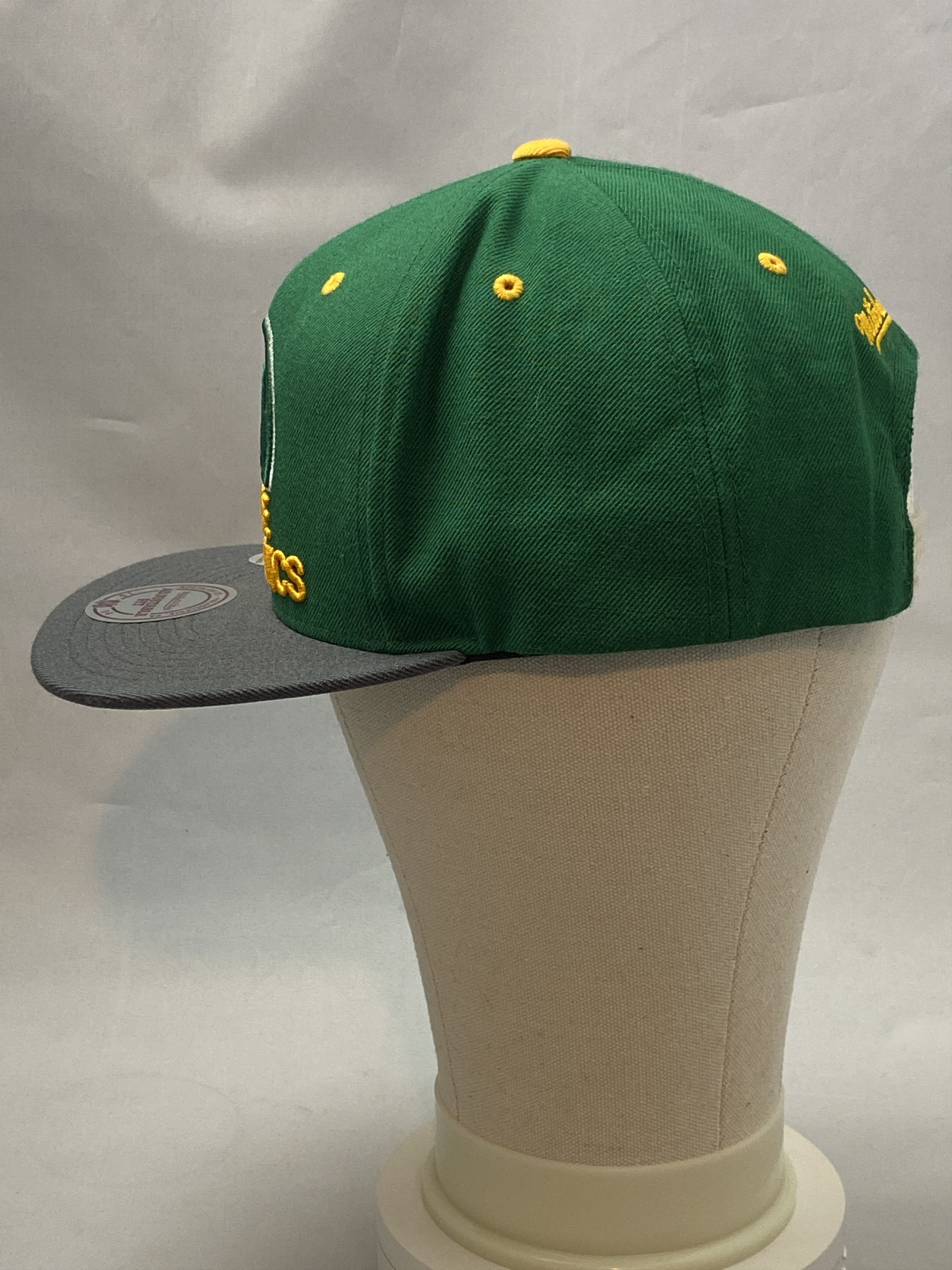 Mitchell & Ness × NBA SEATTLE SUPERSONICS Hat Snapback Embroidered Logo Flat Brim Size ONE SIZE - 4 Thumbnail