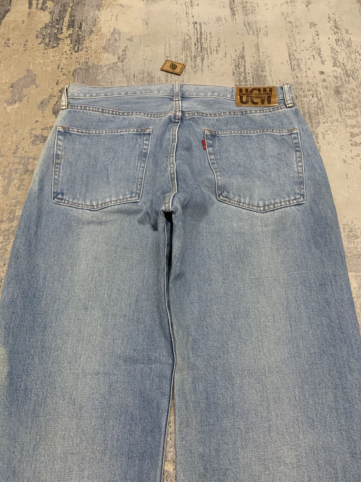 Japanese Brand Uniqlo Vintage UCW Baggy Jeans Light Wash Raw Hem Denim Size US 34 / EU 50 - 8 Thumbnail