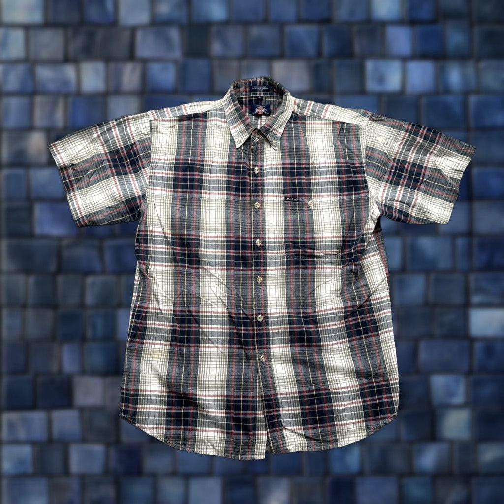 Dickies Vintage Dickies Men’s Large Plaid Short Sleeve Button-Up Shirt User: Vintage Dickies Men’s Large Plaid Short Sleeve Button-Up Shirt Size US L / EU 52-54 / 3 - 1 Thumbnail