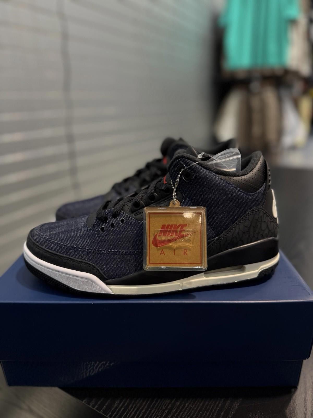 Jordan Brand Levi's x Air Jordan 3 Retro Men's Size 9 Indigo Denim NEW Size US 9 / EU 42 - 9 Thumbnail