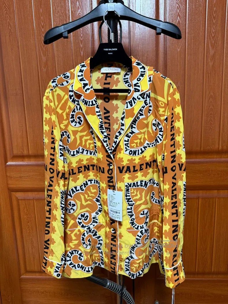 Valentino Valentino Silk shirt Size L / US 10 / IT 46 - 1 Thumbnail