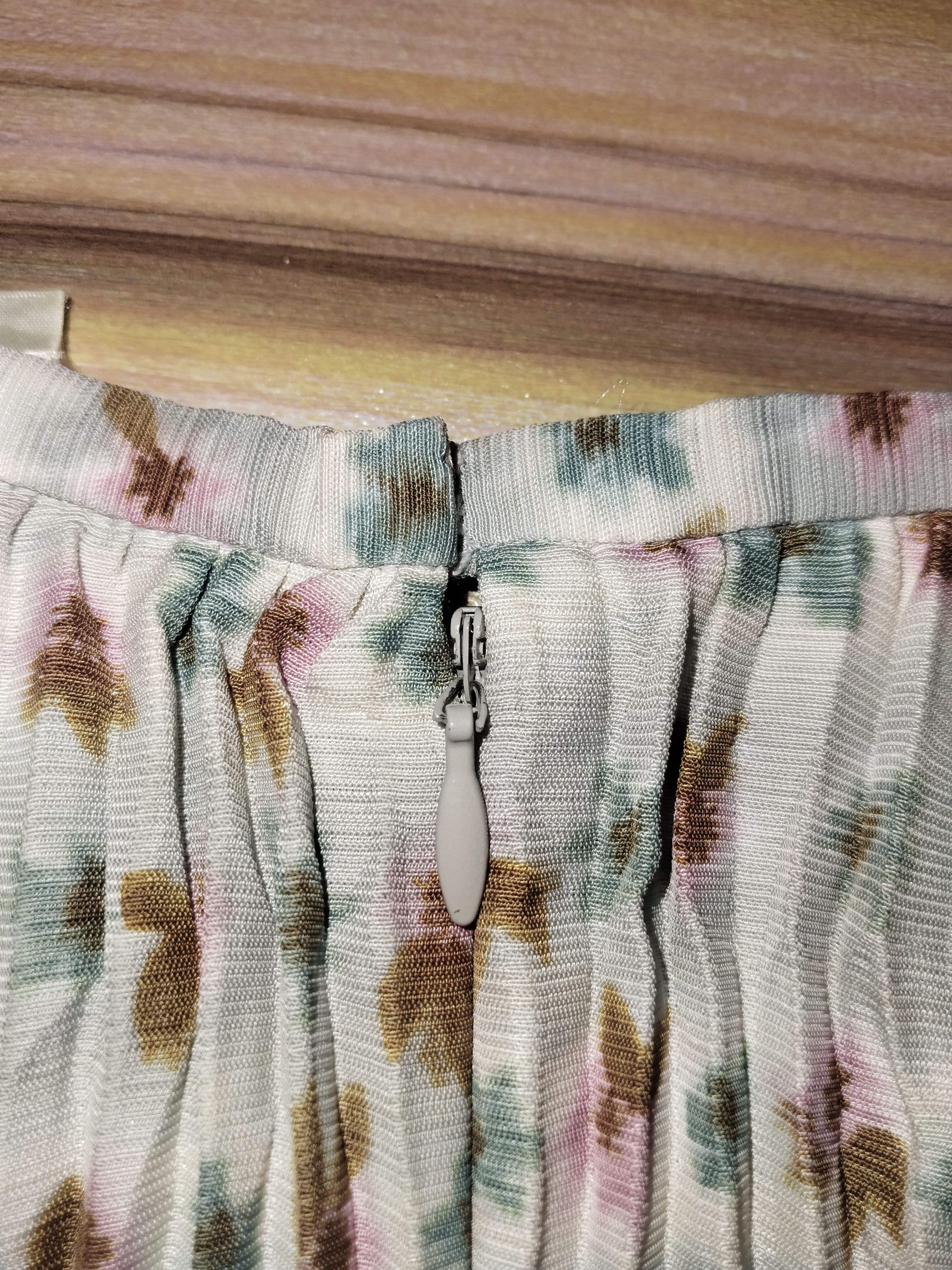 Sunao Kuwahara SUNAO KUWAHARA Floral Pleated Mini Skirt Size 25" / US 0 / IT 36 - 2 Thumbnail
