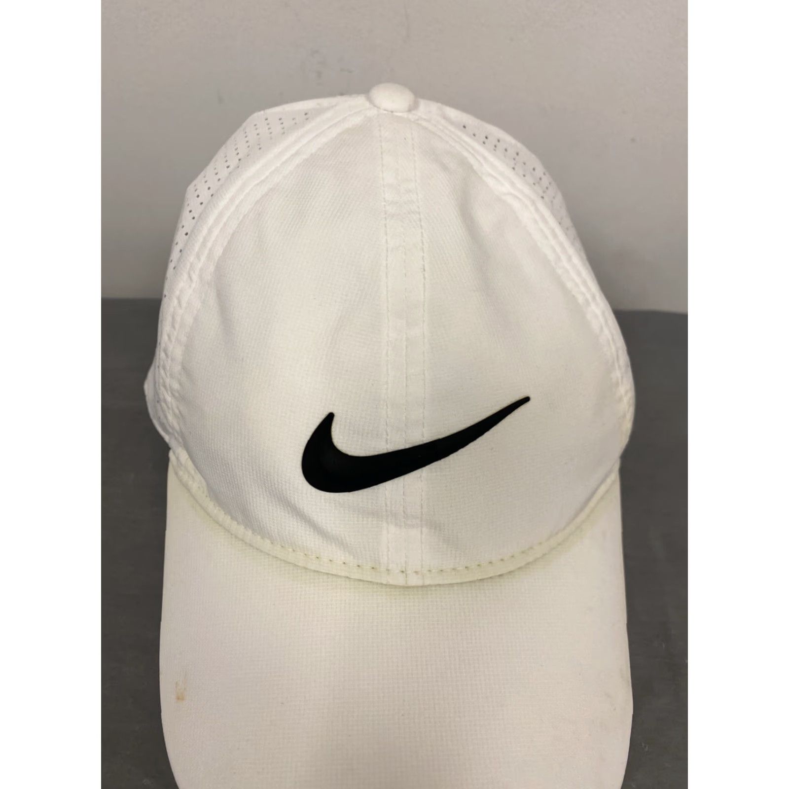 Nike Nike Golf Hat Cap Adjustable Strap Back Adult White Swoosh Logo /687 Size ONE SIZE - 2 Thumbnail