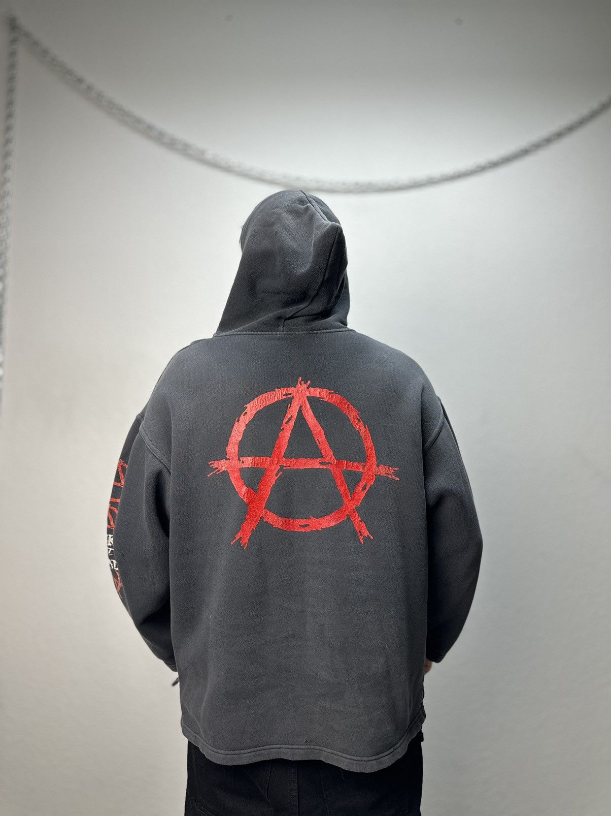 Band Tees Vintage 2000s Anarchy Graphic Pullover Hoodie Men's XL Black Size US L / EU 52-54 / 3 - 12 Thumbnail