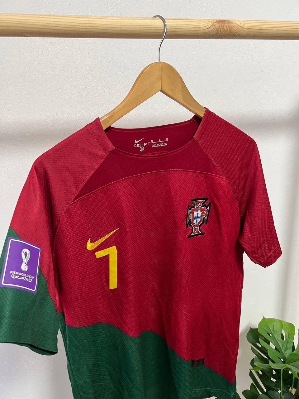Nike NIKE PORTUGAL #7 RONALDO AWAY SOCCER JERSEY SZ M Size US M / EU 48-50 / 2 - 9 Thumbnail
