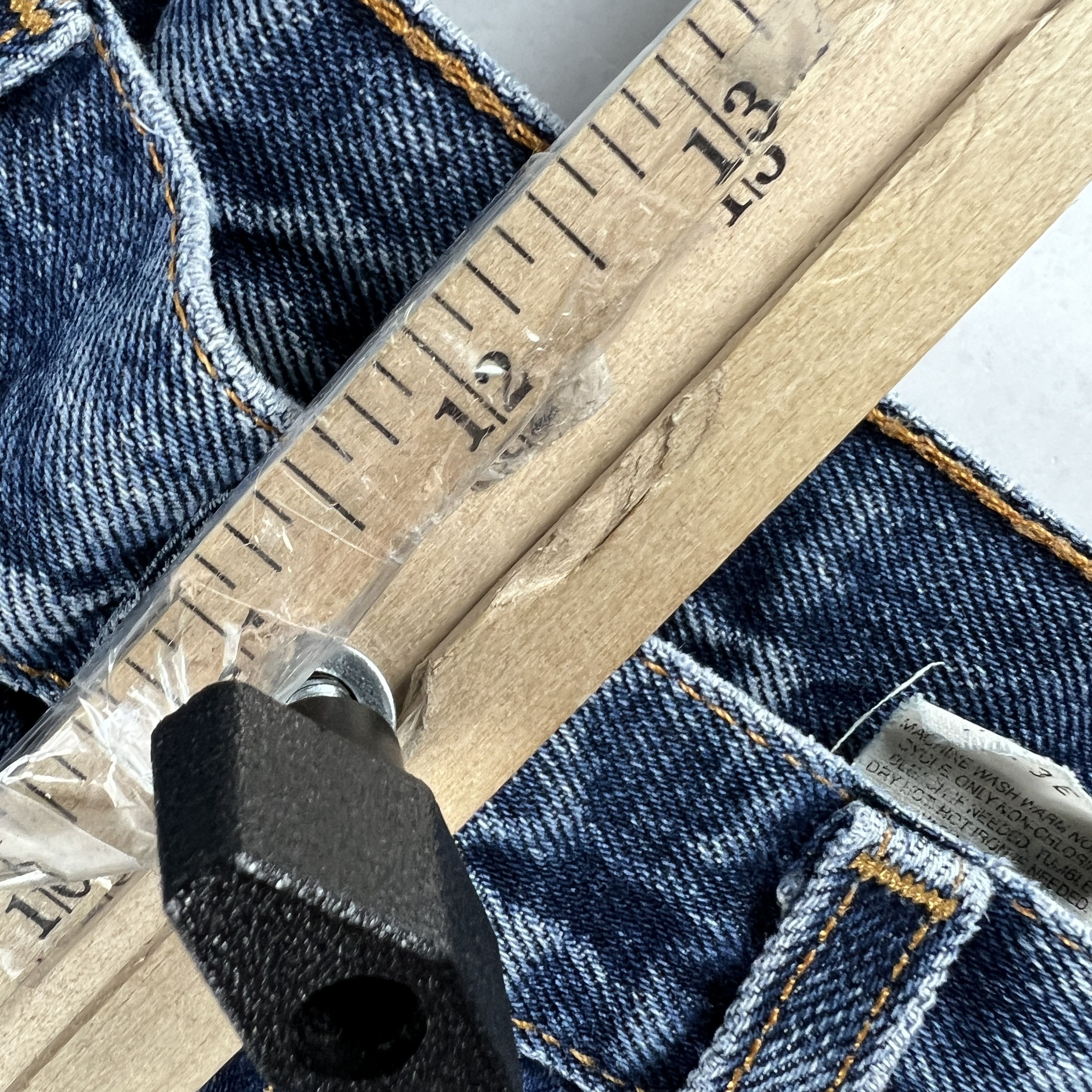 Levi's Y2K Levi's Jean Shorts 550 Faded Cut Off Raw Hem Denim Jorts Size US 33 - 17 Thumbnail