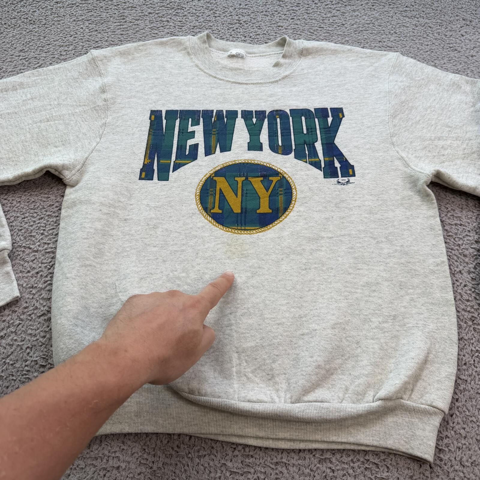 Fruit Of The Loom Vintage 1992 New York NY Plaid Graphic Crewneck Sweatshirt M Size US M / EU 48-50 / 2 - 6 Thumbnail