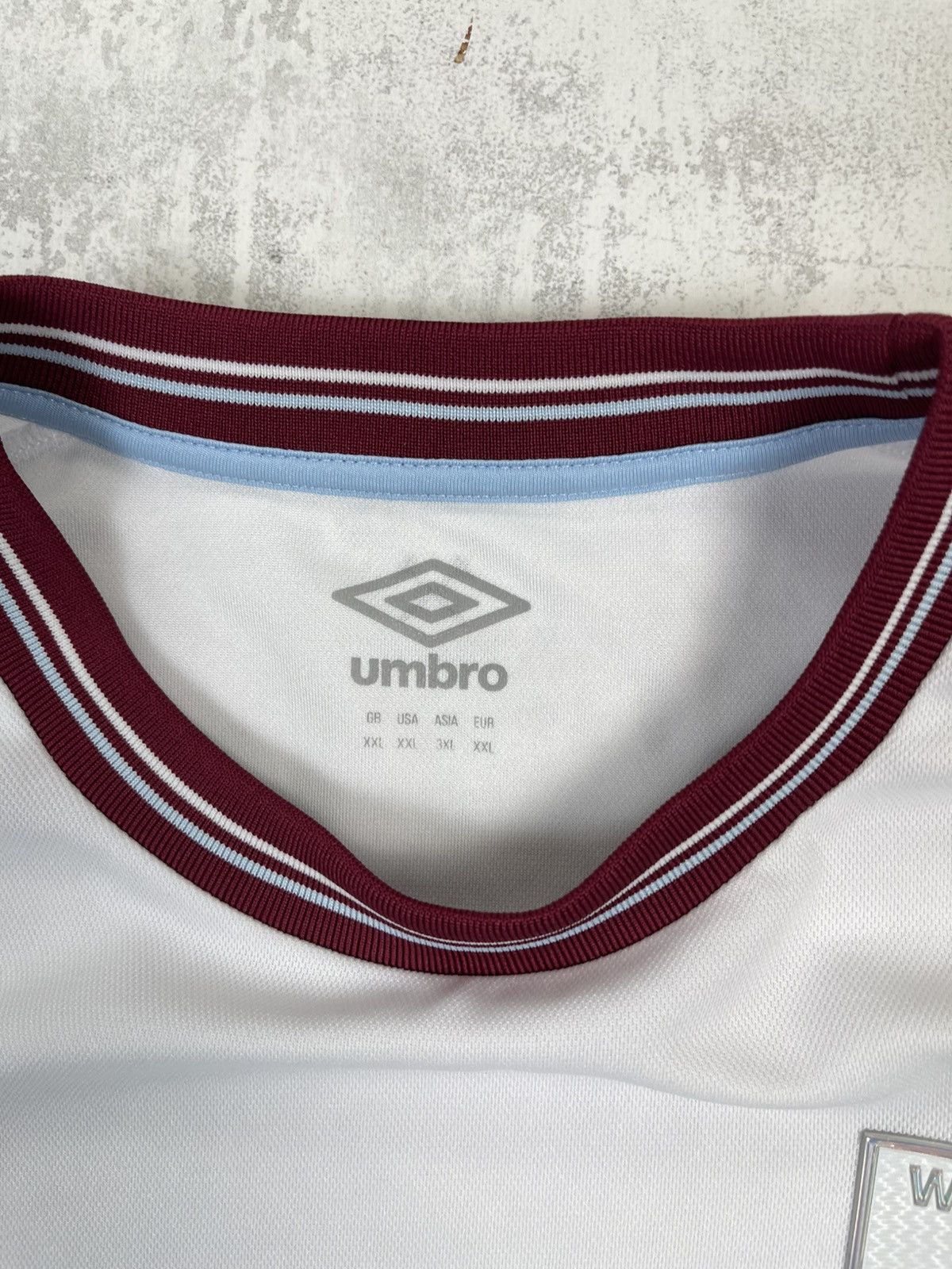 Umbro West Ham United 23/24 Away Iridescent Emblem Umbro Jersey Size US XXL / EU 58 / 5 - 5 Thumbnail