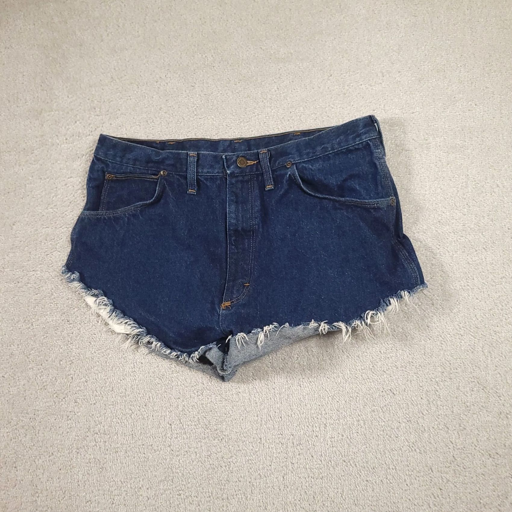Wrangler Wrangler Women's Medium Wash DIY Daisy Duke Frayed Cut Off Shorts 38 Waist Size 26" / US 2 / IT 38 - 2 Thumbnail