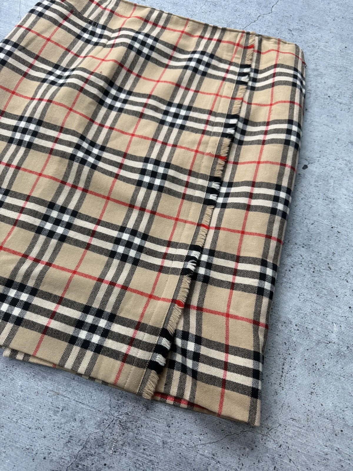 Burberry Vintage 90s Burberry’s Nova Check Wool Skirt Size 30" / US 8 / IT 44 - 4 Thumbnail